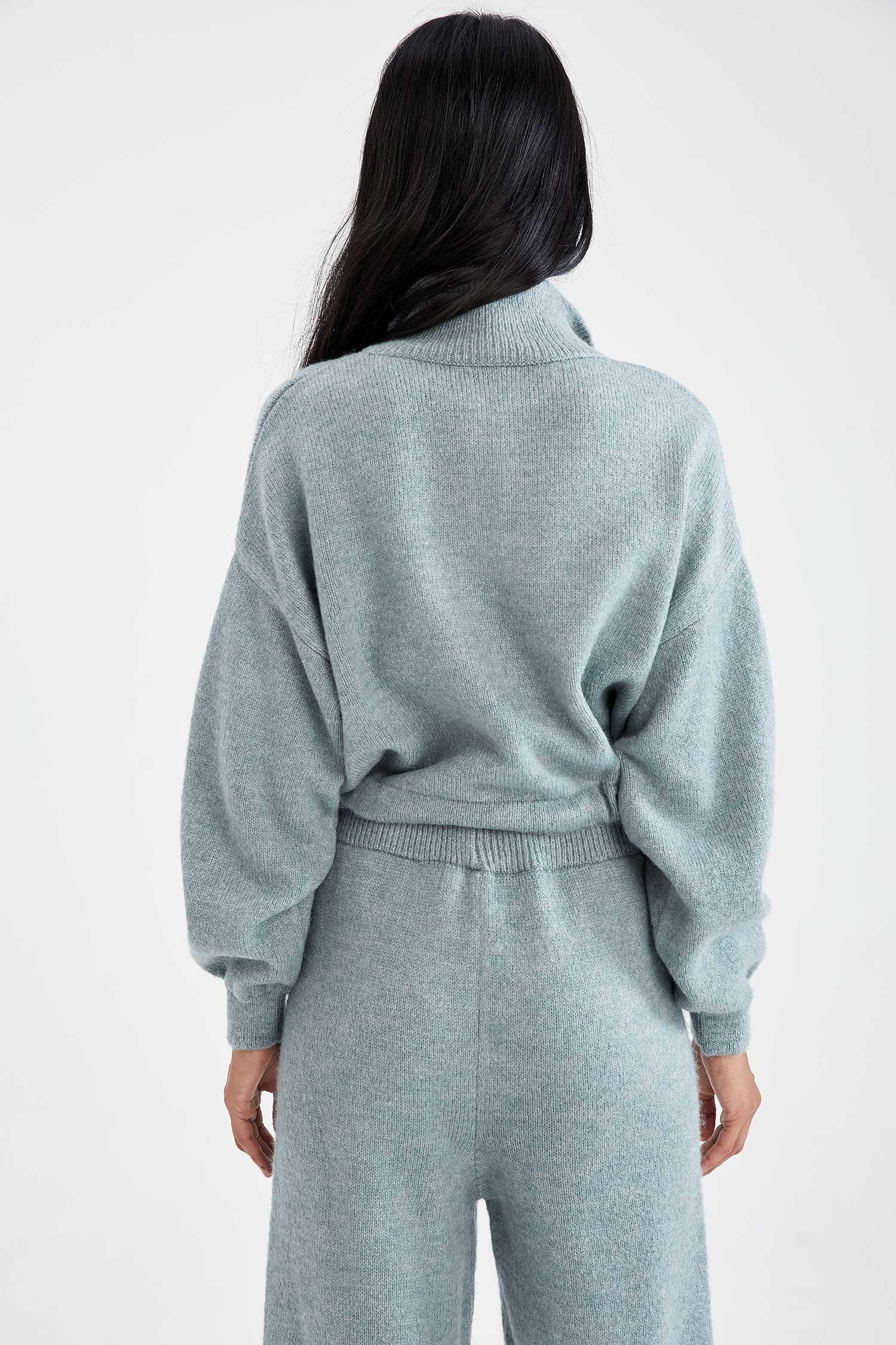 Coool Fermuarlı Yaka Beli Lastikli Yumuşak Dokulu Crop Triko Kazak