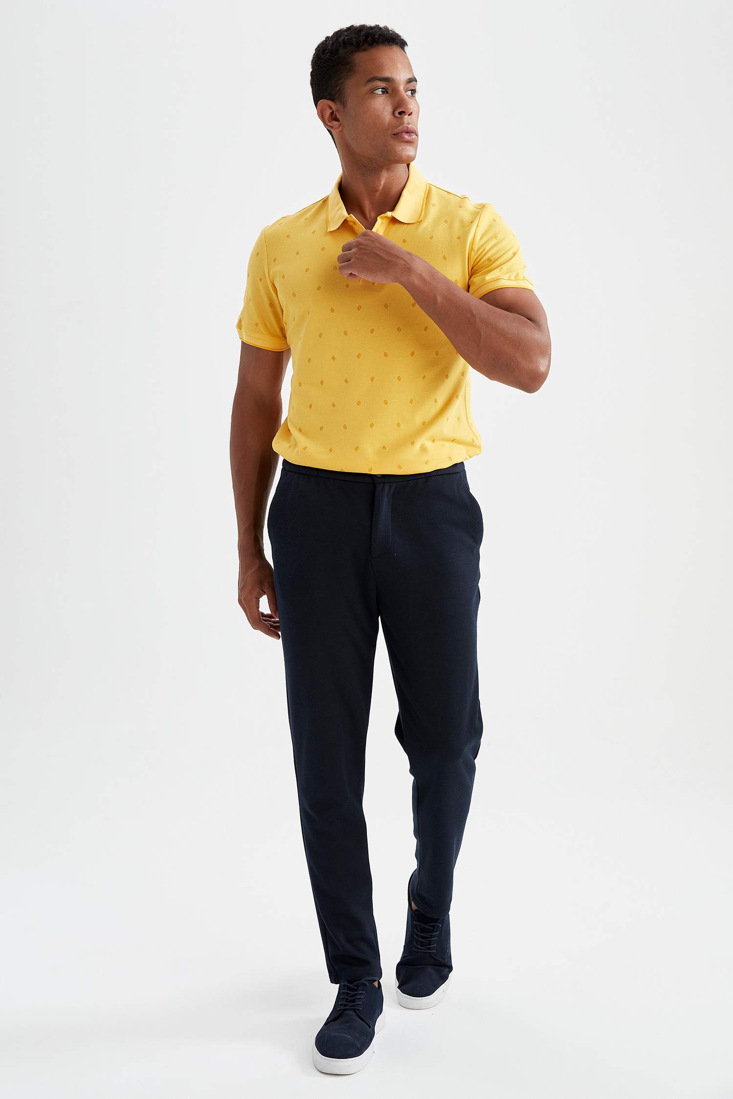 Slim Fit Polo Yaka Desenli Kısa Kollu Tişört