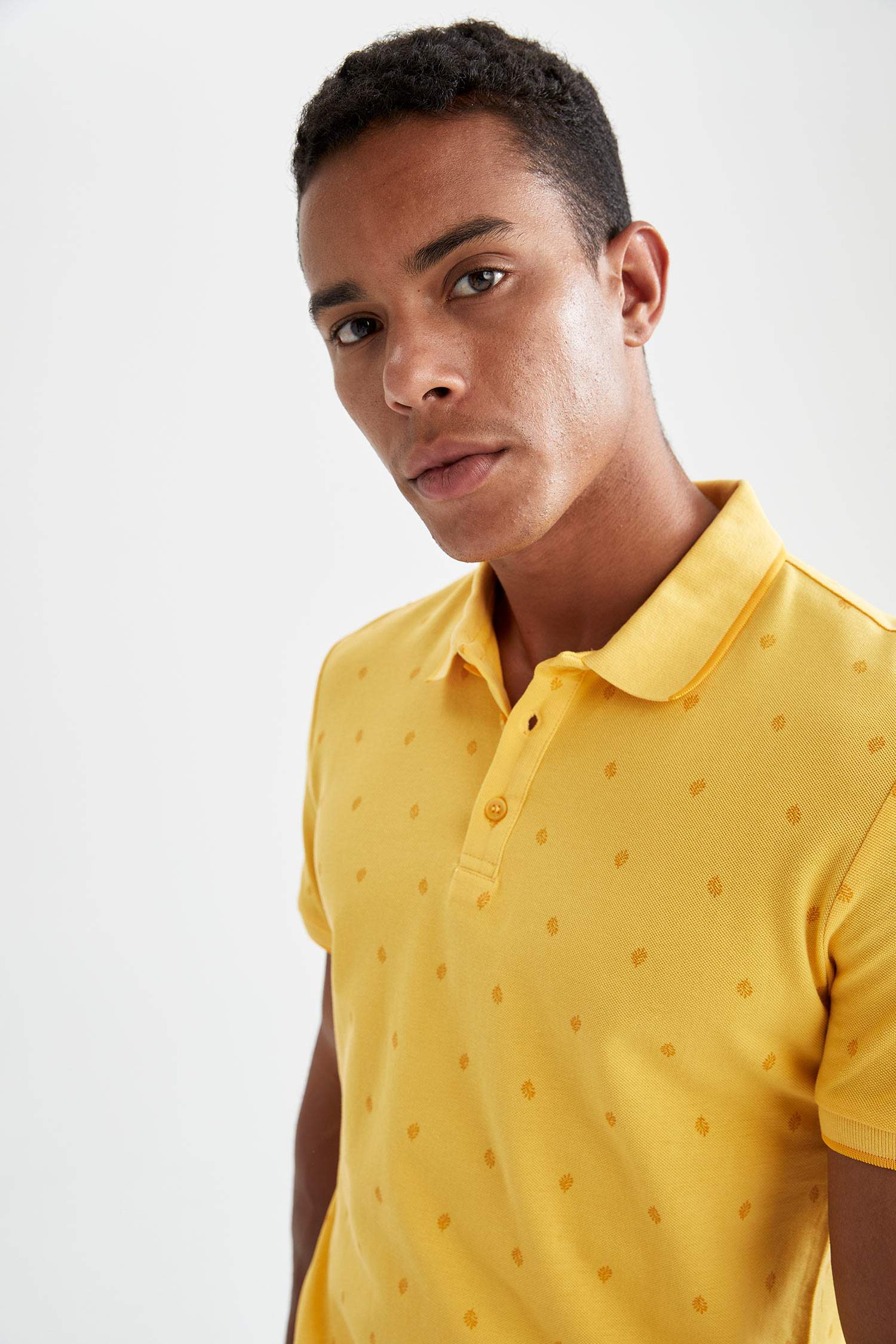 Slim Fit Polo Yaka Desenli Kısa Kollu Tişört