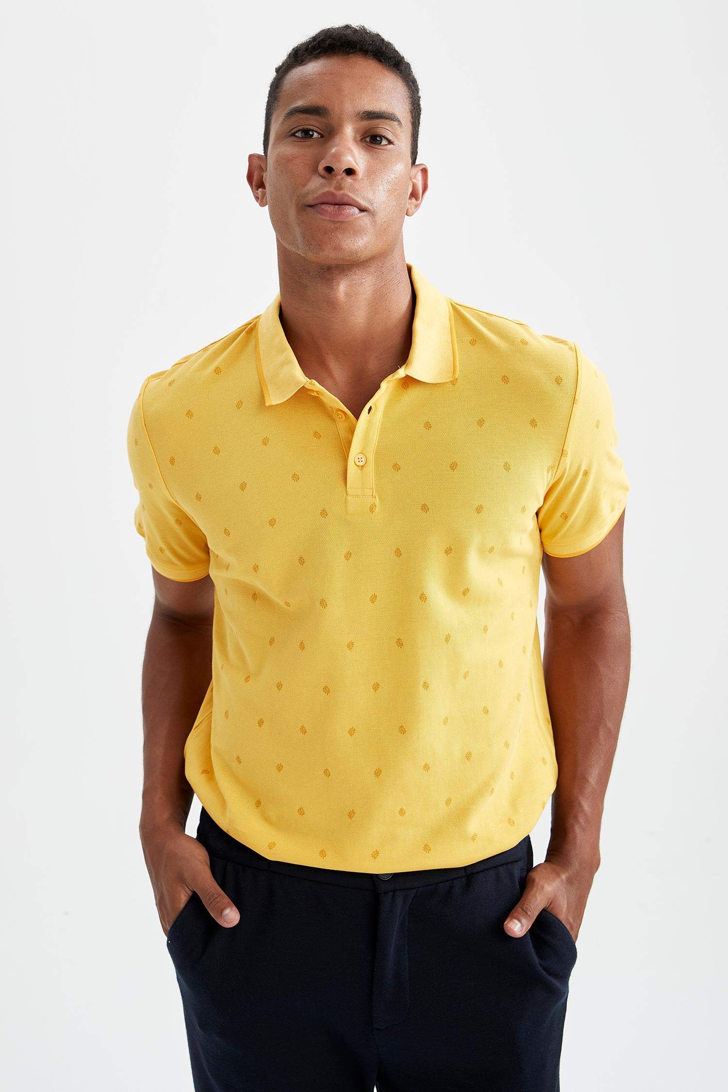 Slim Fit Polo Yaka Desenli Kısa Kollu Tişört