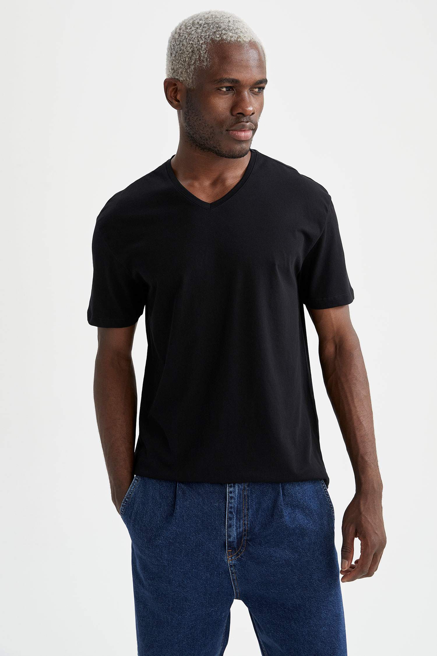 Regular Fit V Yaka Basic 3'lü Kısa Kollu Tişört