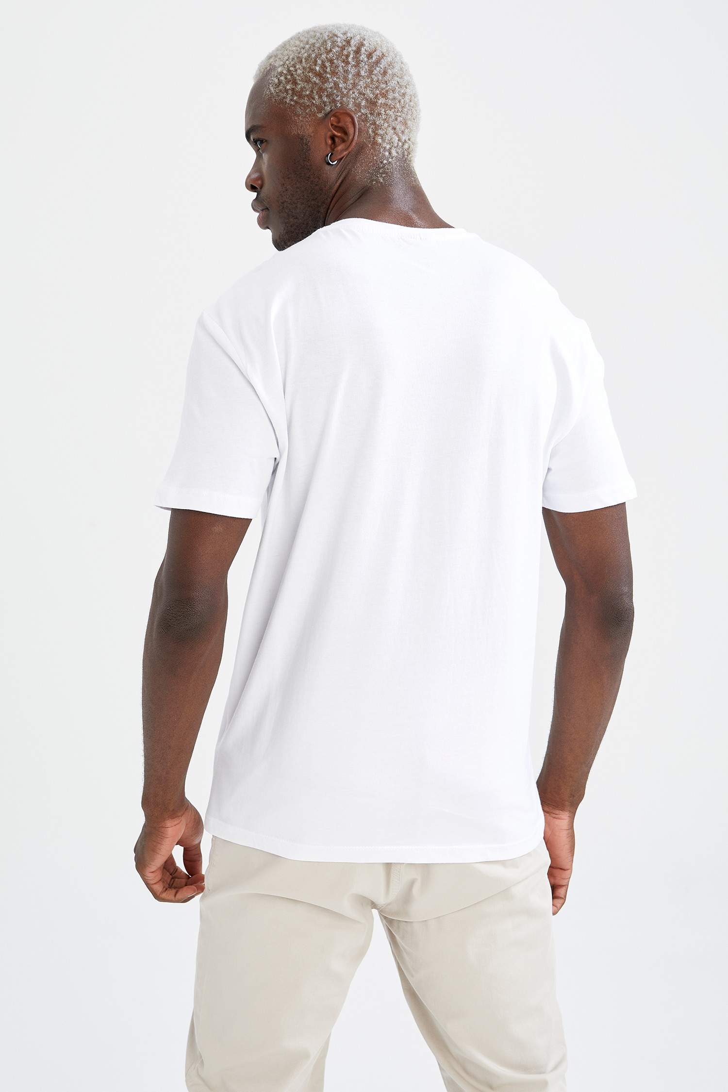 Regular Fit V Yaka Basic 3'lü Kısa Kollu Tişört