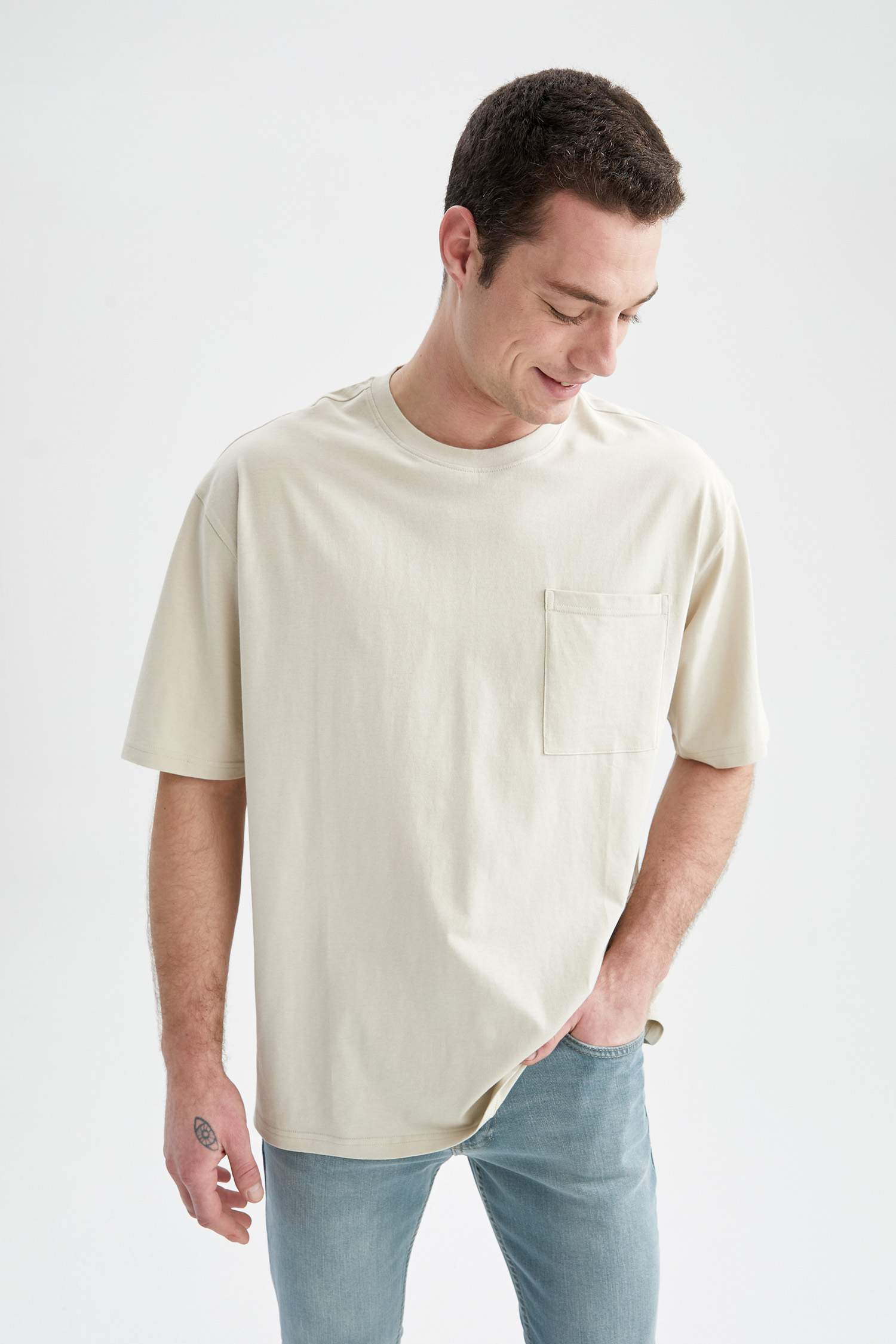 Oversize Fit Bisiklet Yaka Tişört