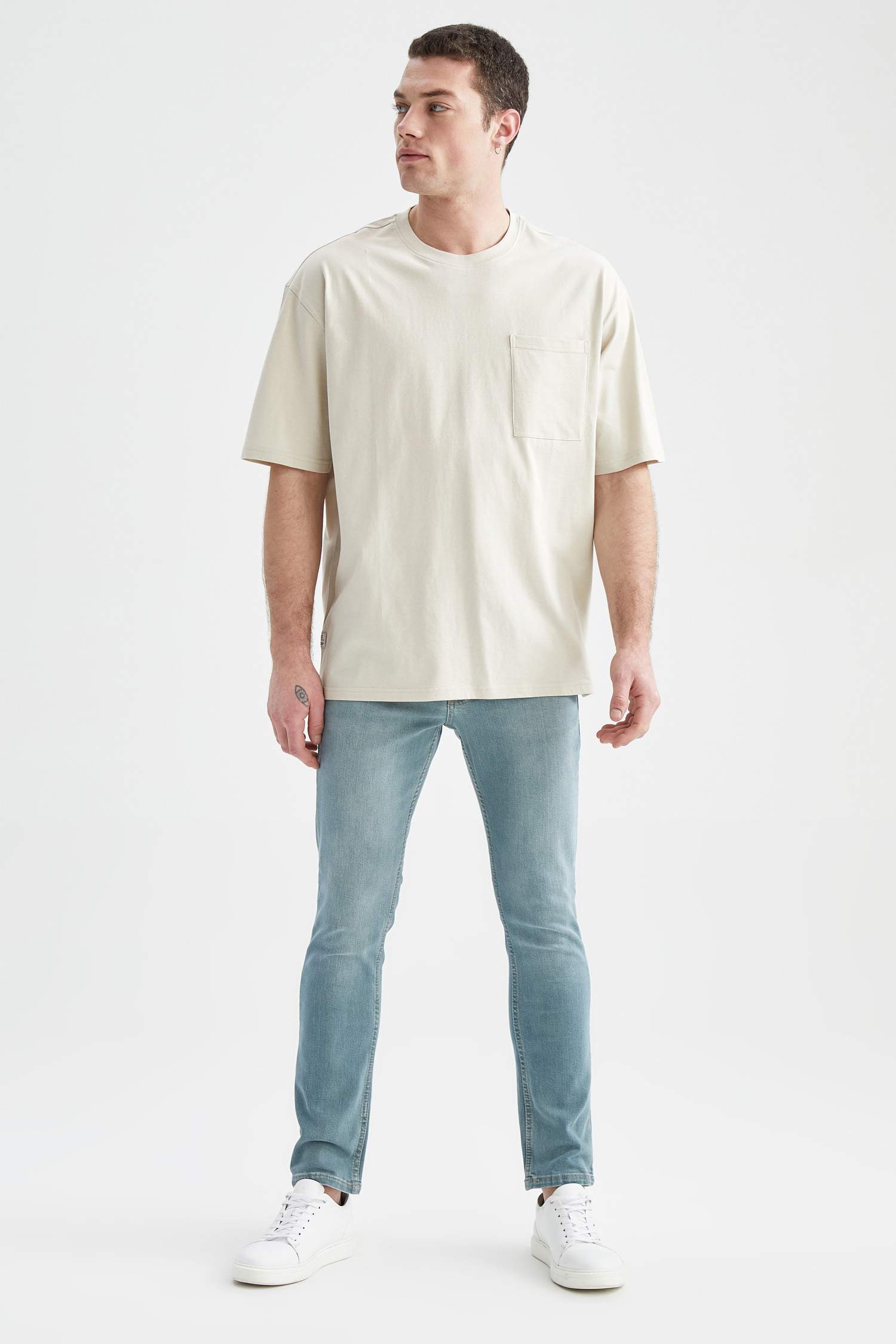 Oversize Fit Bisiklet Yaka Tişört