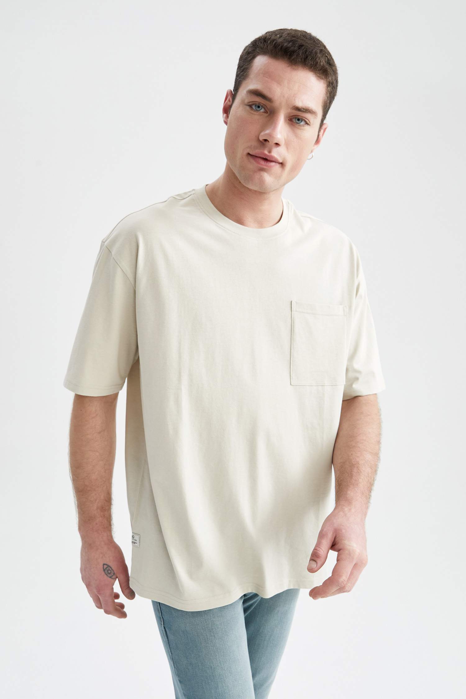 Oversize Fit Bisiklet Yaka Tişört