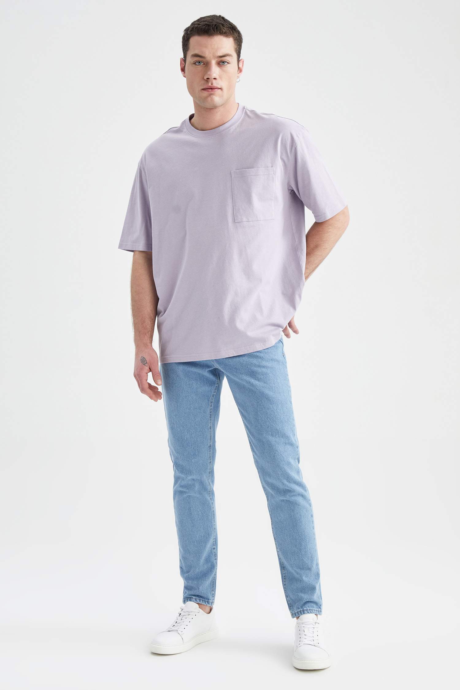 Oversize Fit Bisiklet Yaka Tişört