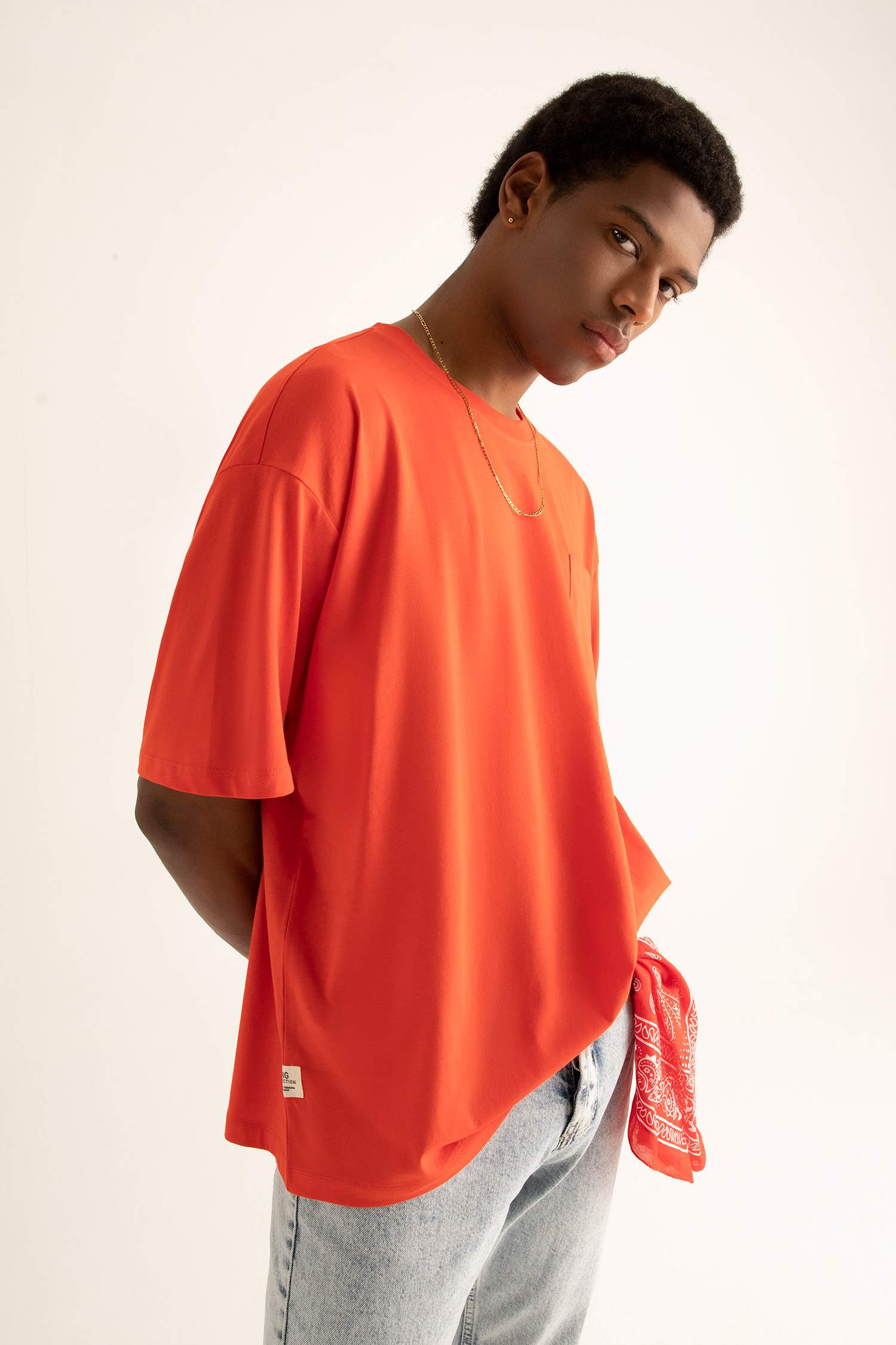 Oversize Fit Bisiklet Yaka Tişört