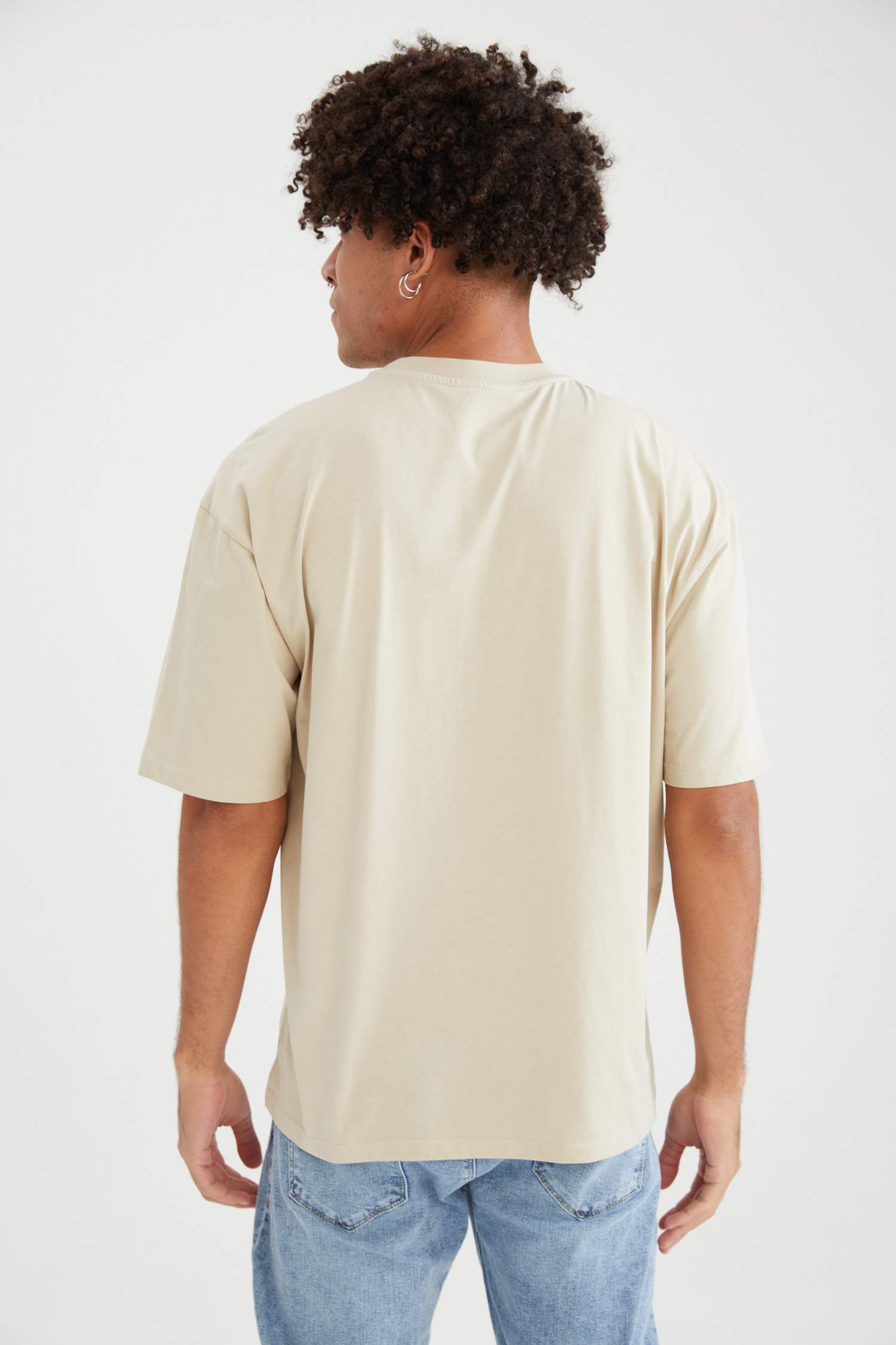 Oversize Fit Bisiklet Yaka Basic Kısa Kollu Tişört