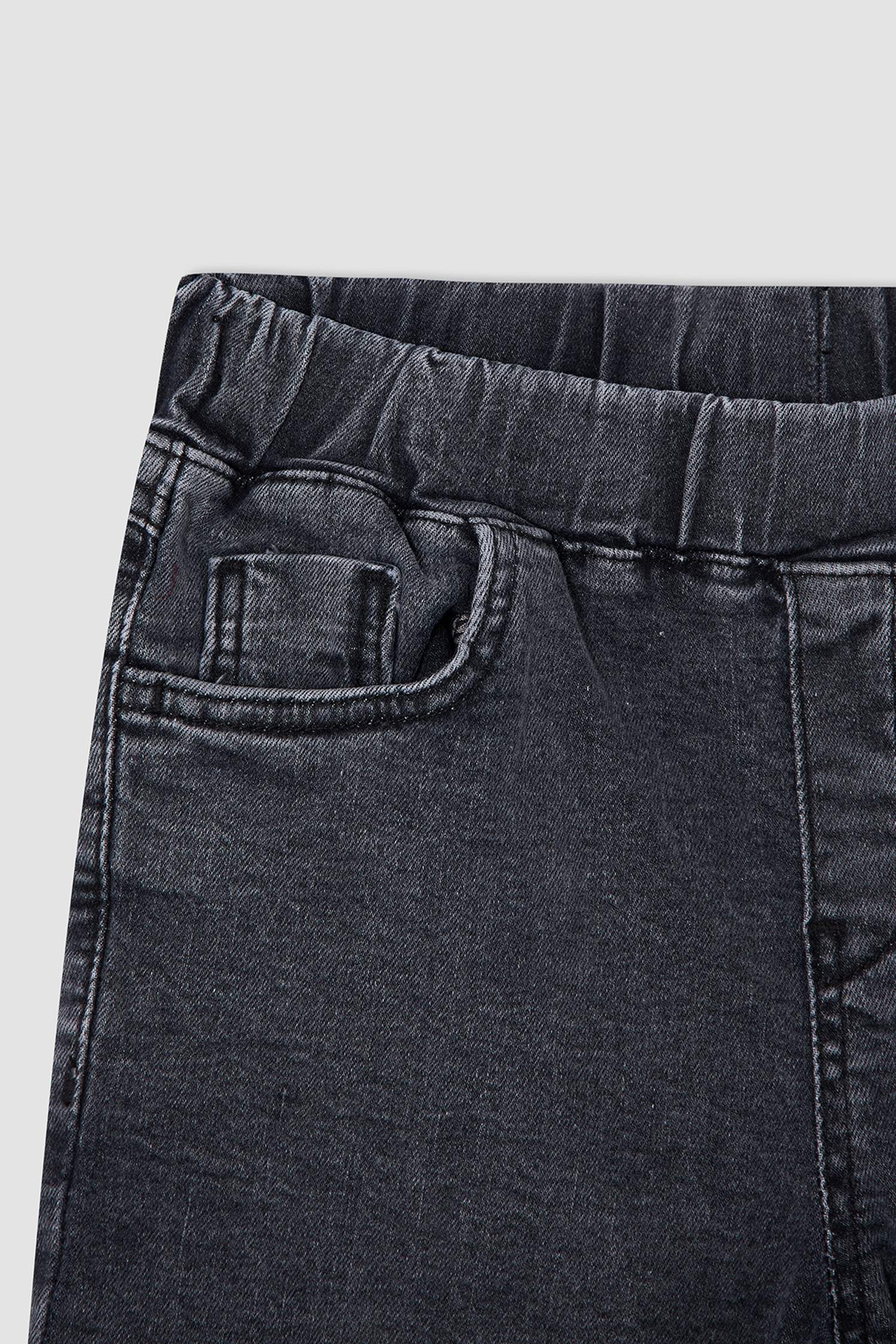 Erkek Çocuk Regualar Fit Esnek Belli Jean Bermuda Şort