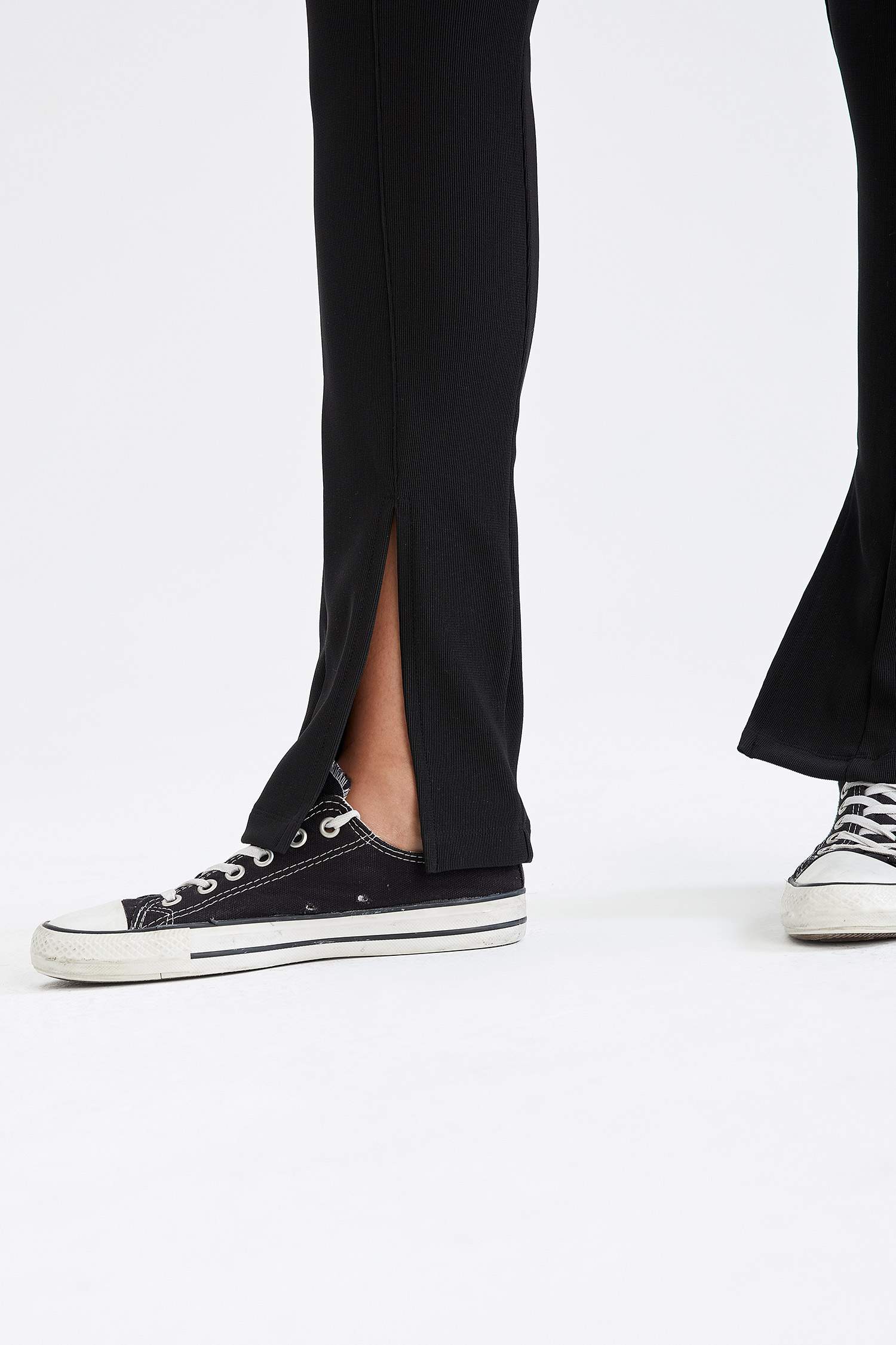 Slim Fit Yüksek Bel Yırtmaç Detaylı Tayt