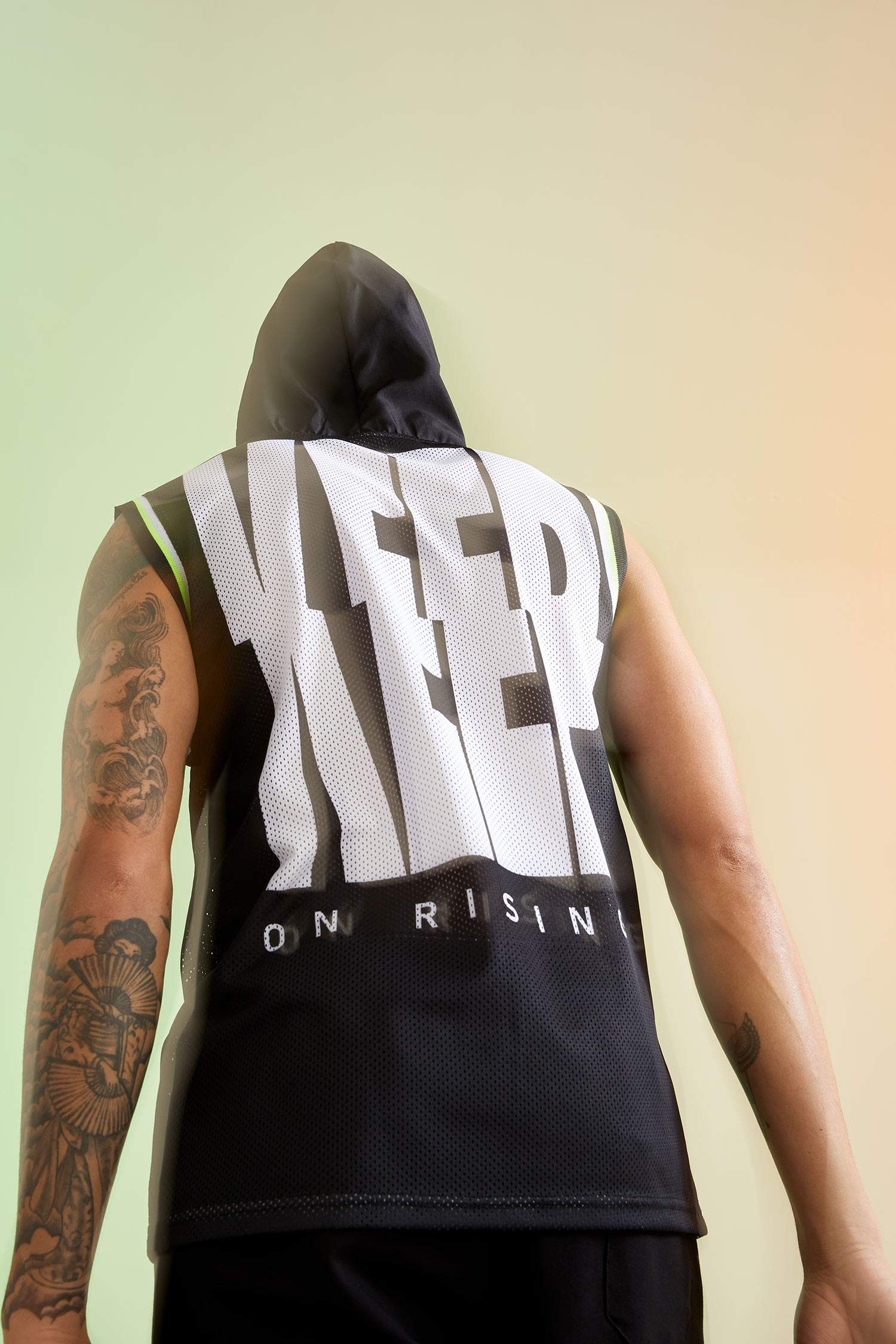 Oversize Fit Kapüşonlu Sırt Baskılı Kolsuz Spor Tişört