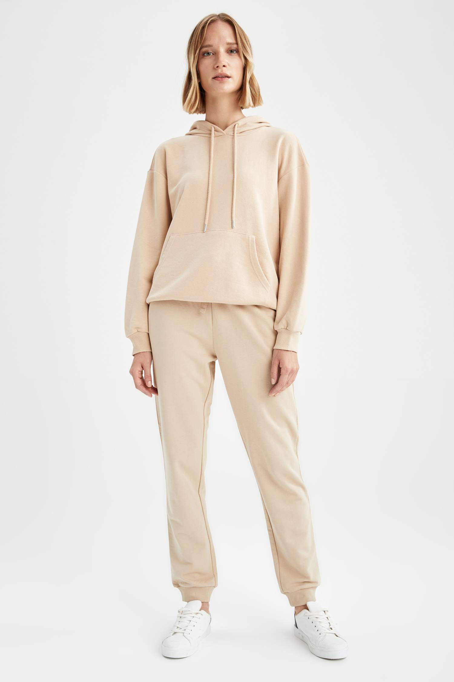 Basic Kapüşonlu Relax Fit İçi Yumuşak Tüylü Sweatshirt
