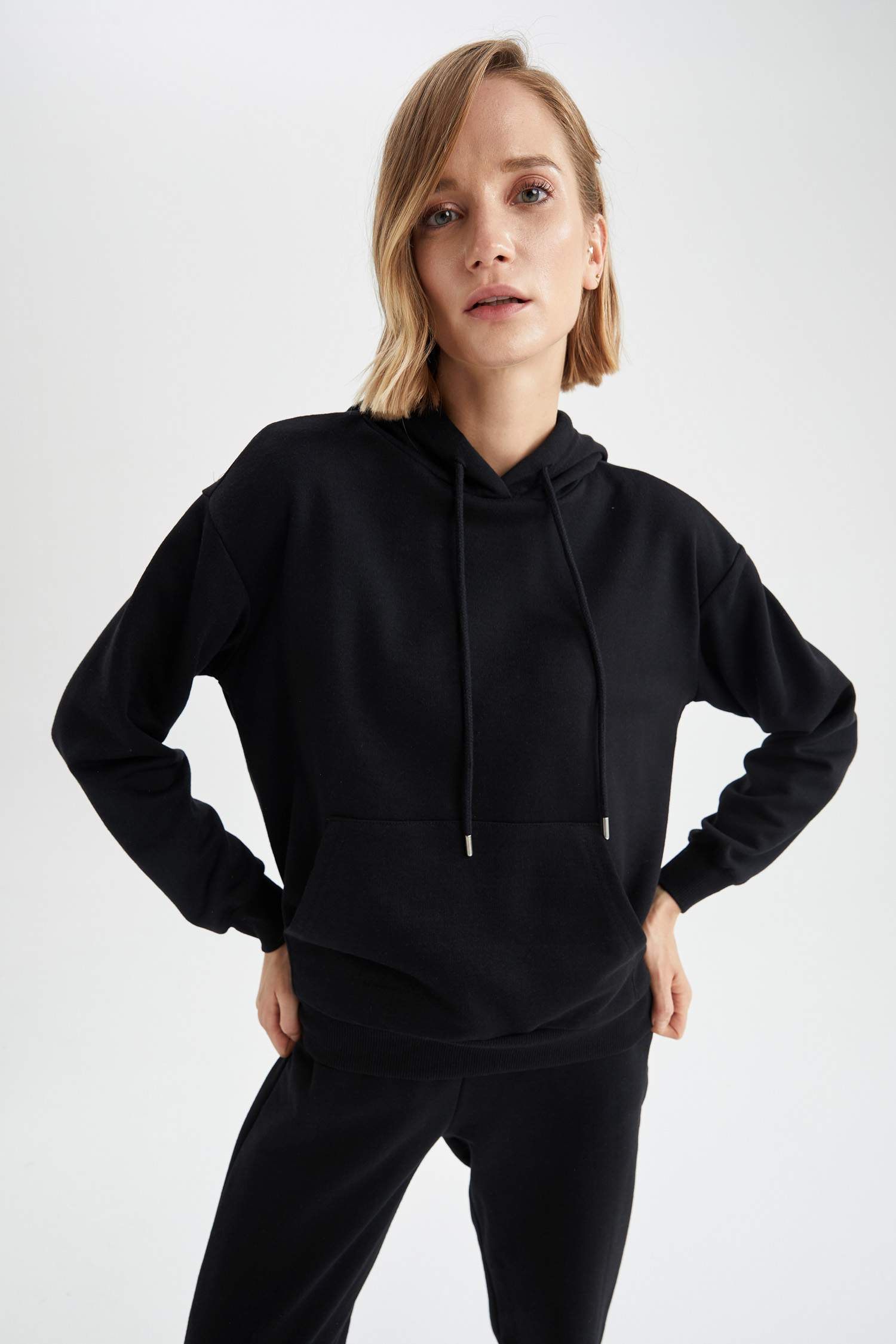 Basic Kapüşonlu Relax Fit İçi Yumuşak Tüylü Sweatshirt