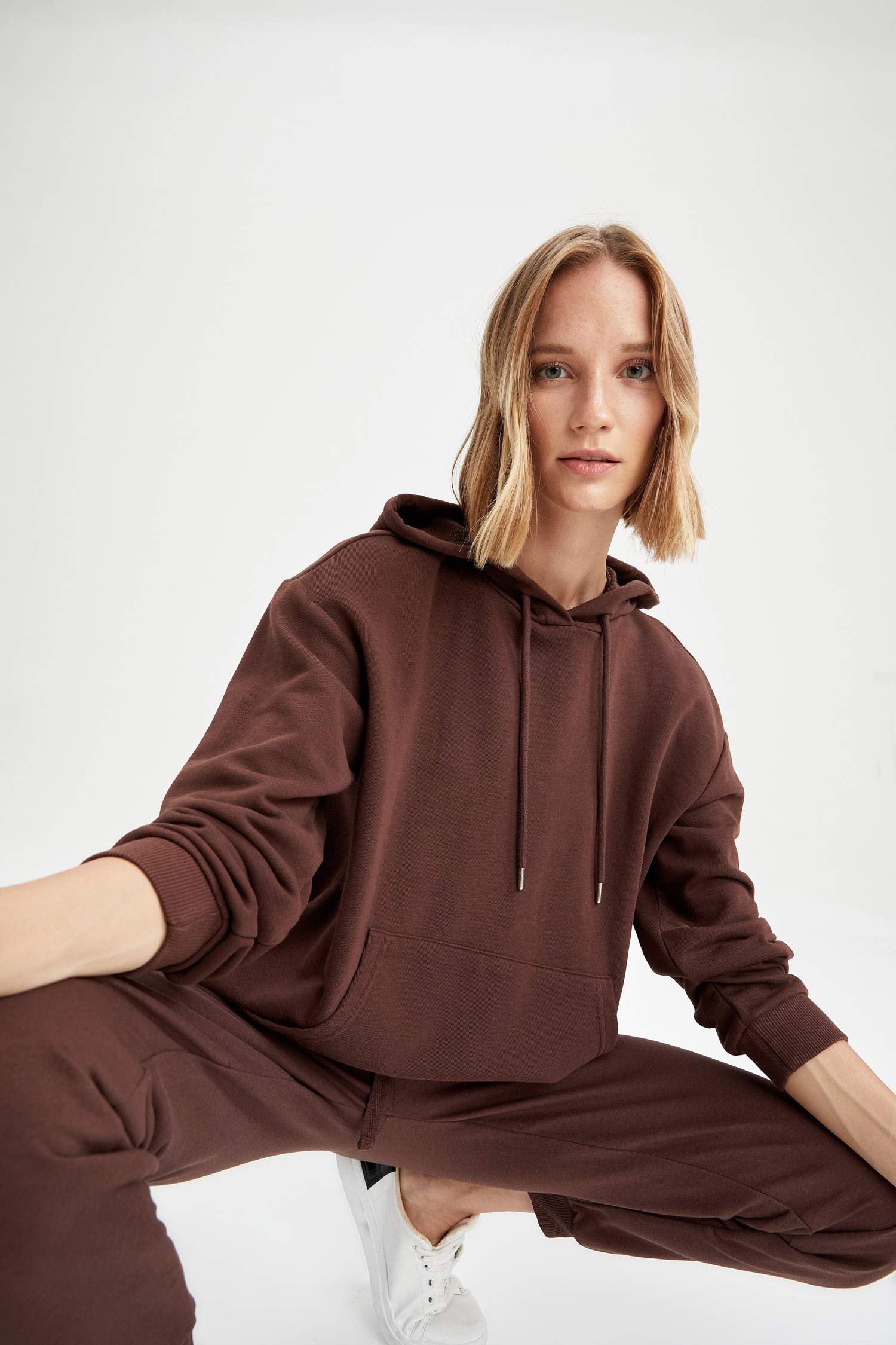 Basic Kapüşonlu Relax Fit İçi Yumuşak Tüylü Sweatshirt