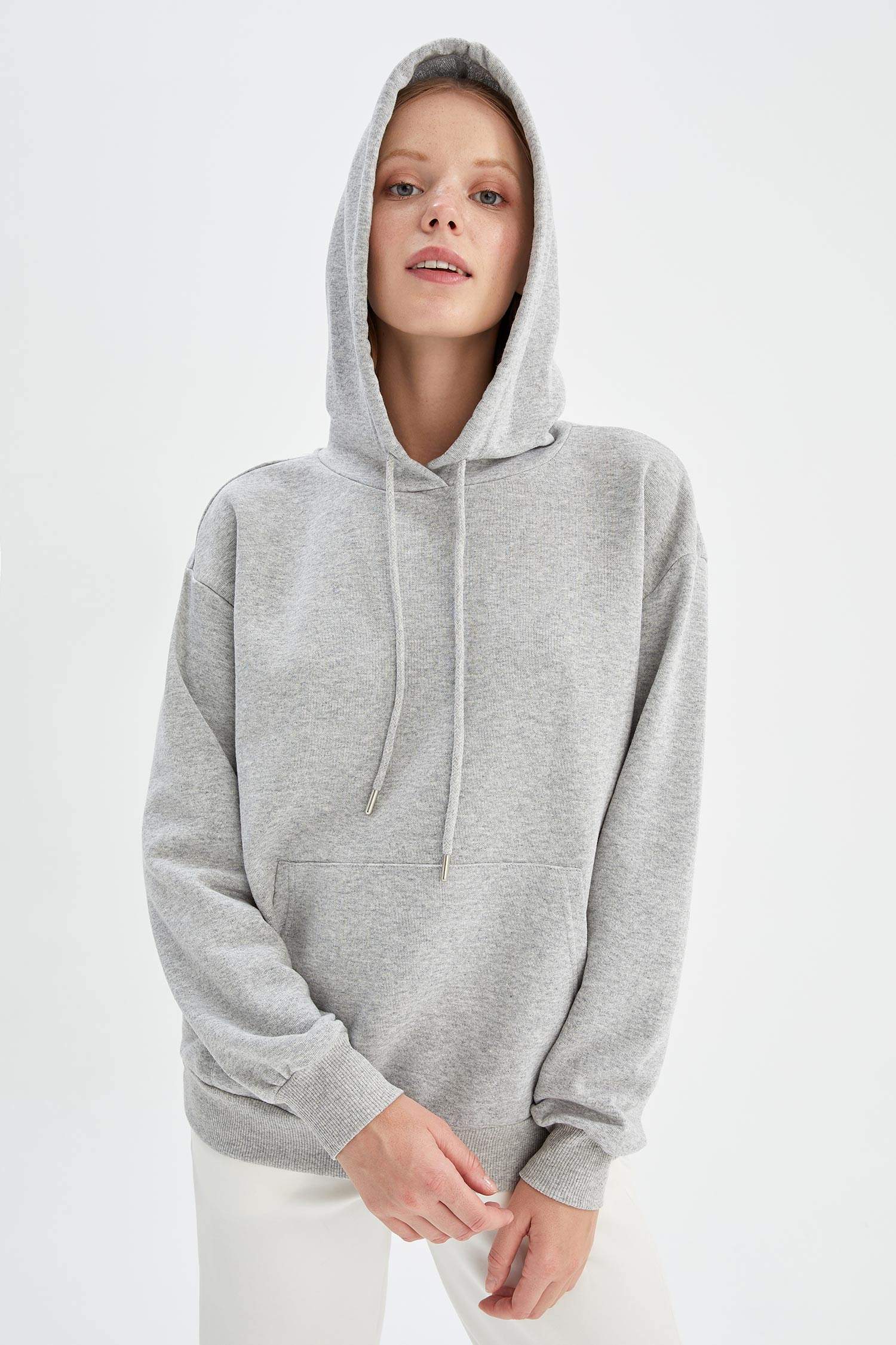 Basic Kapüşonlu Relax Fit İçi Yumuşak Tüylü Sweatshirt
