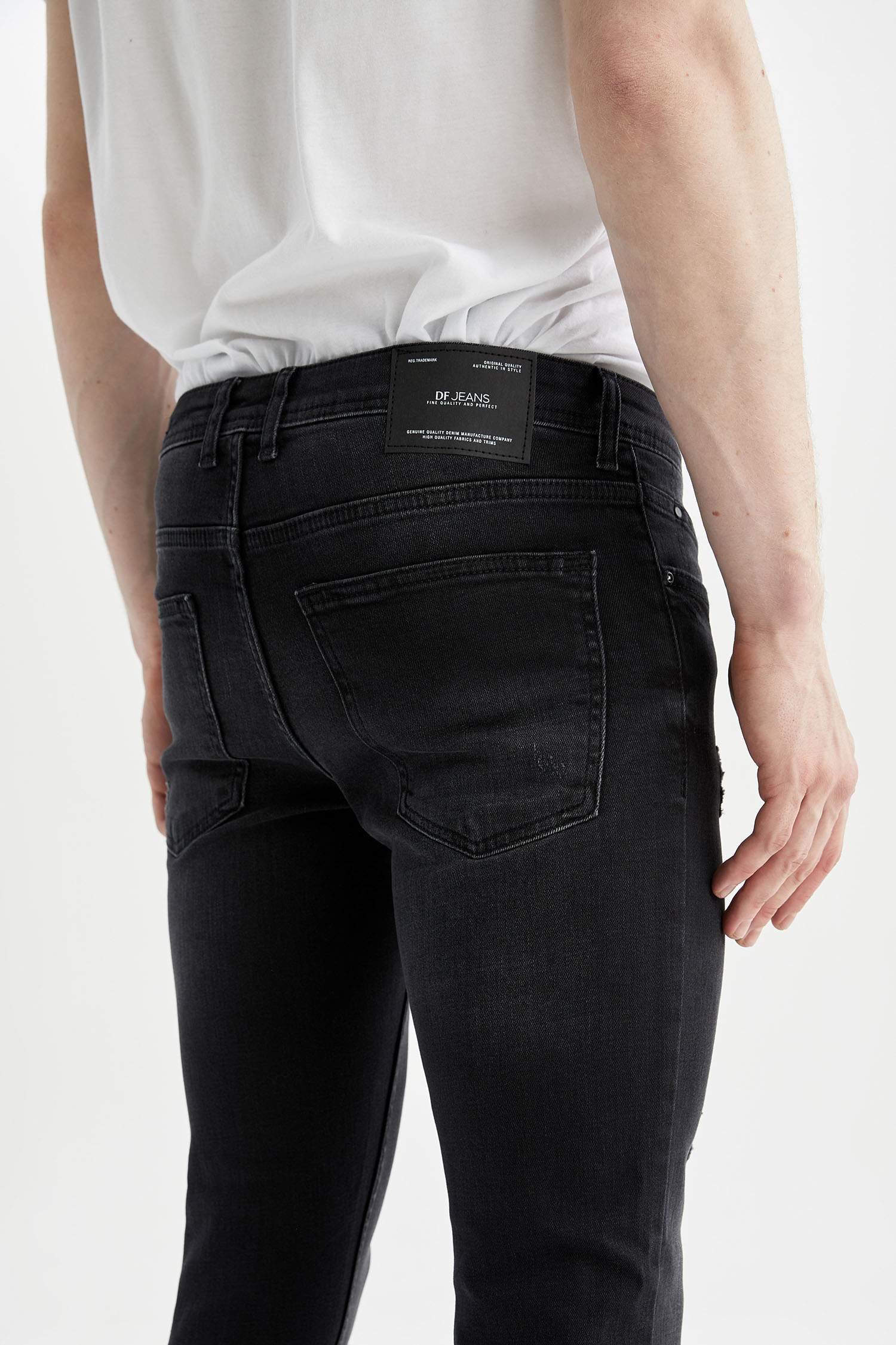 Super Skinny Fit Normal Bel Dar Paça Yırtık Detaylı Jean Pantolon