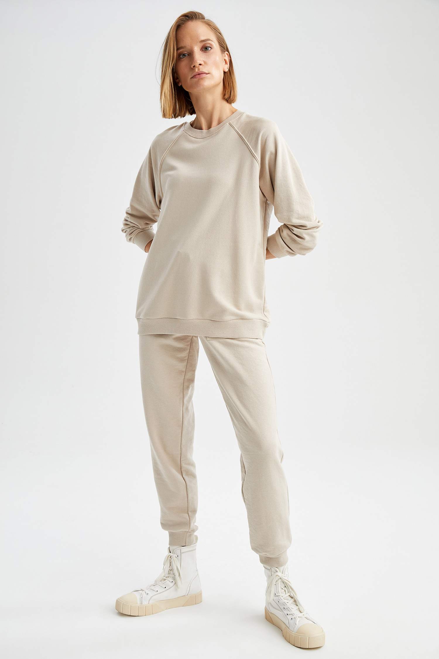 Basic Bisiklet Yaka Oversize Fit Sweatshirt