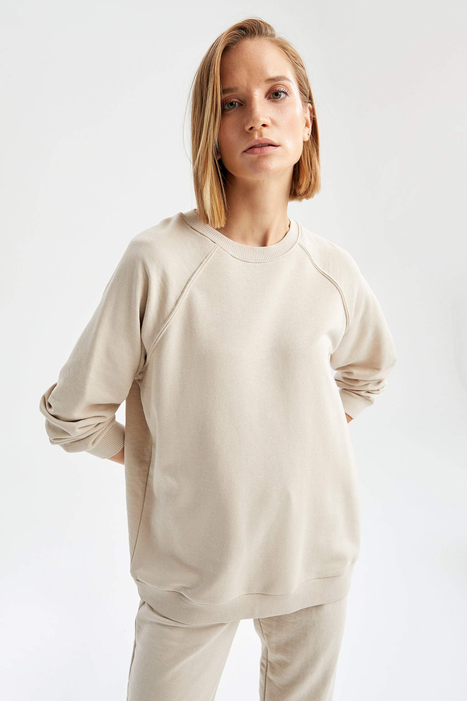 Basic Bisiklet Yaka Oversize Fit Sweatshirt