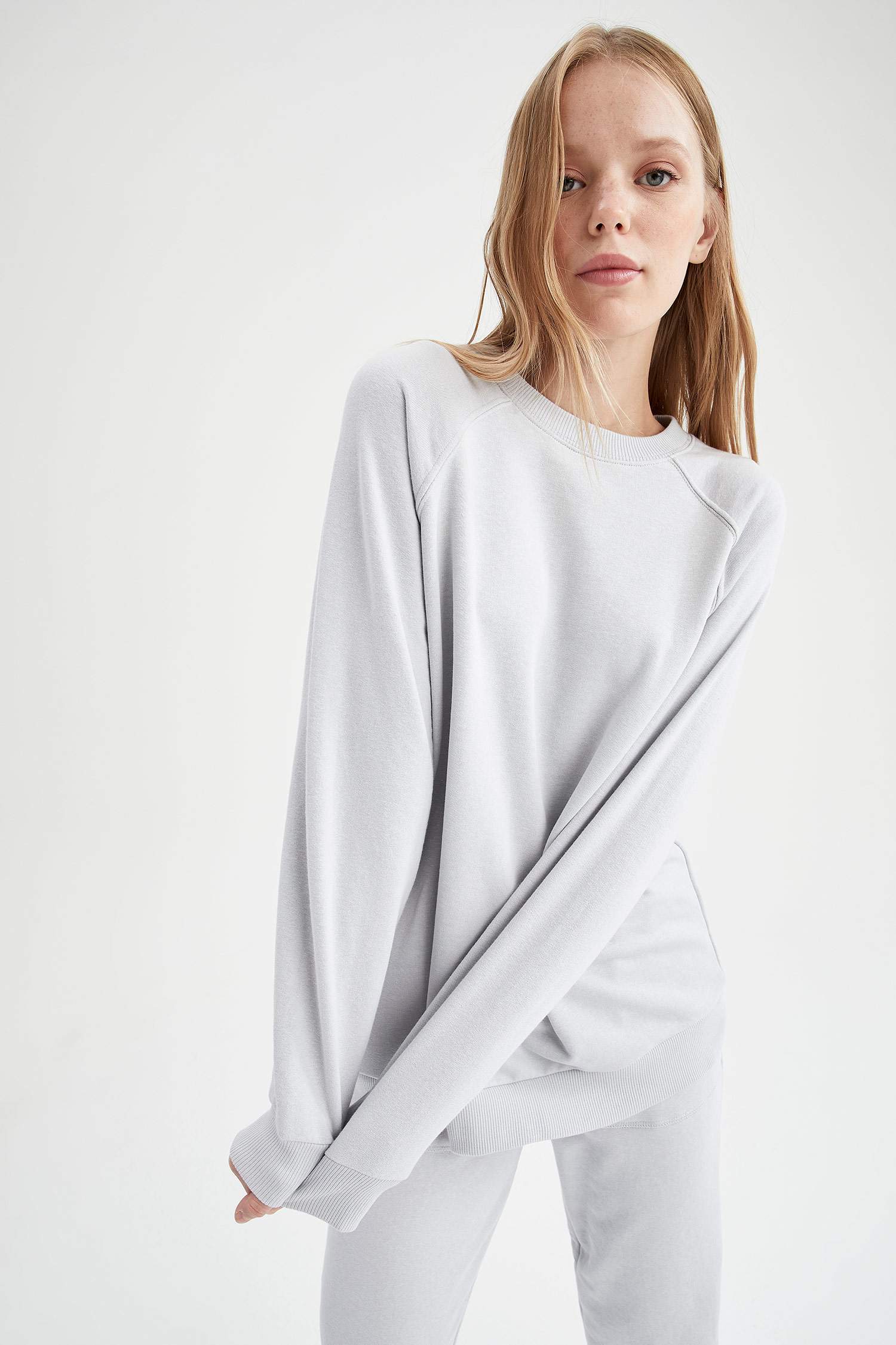 Basic Bisiklet Yaka Oversize Fit Sweatshirt