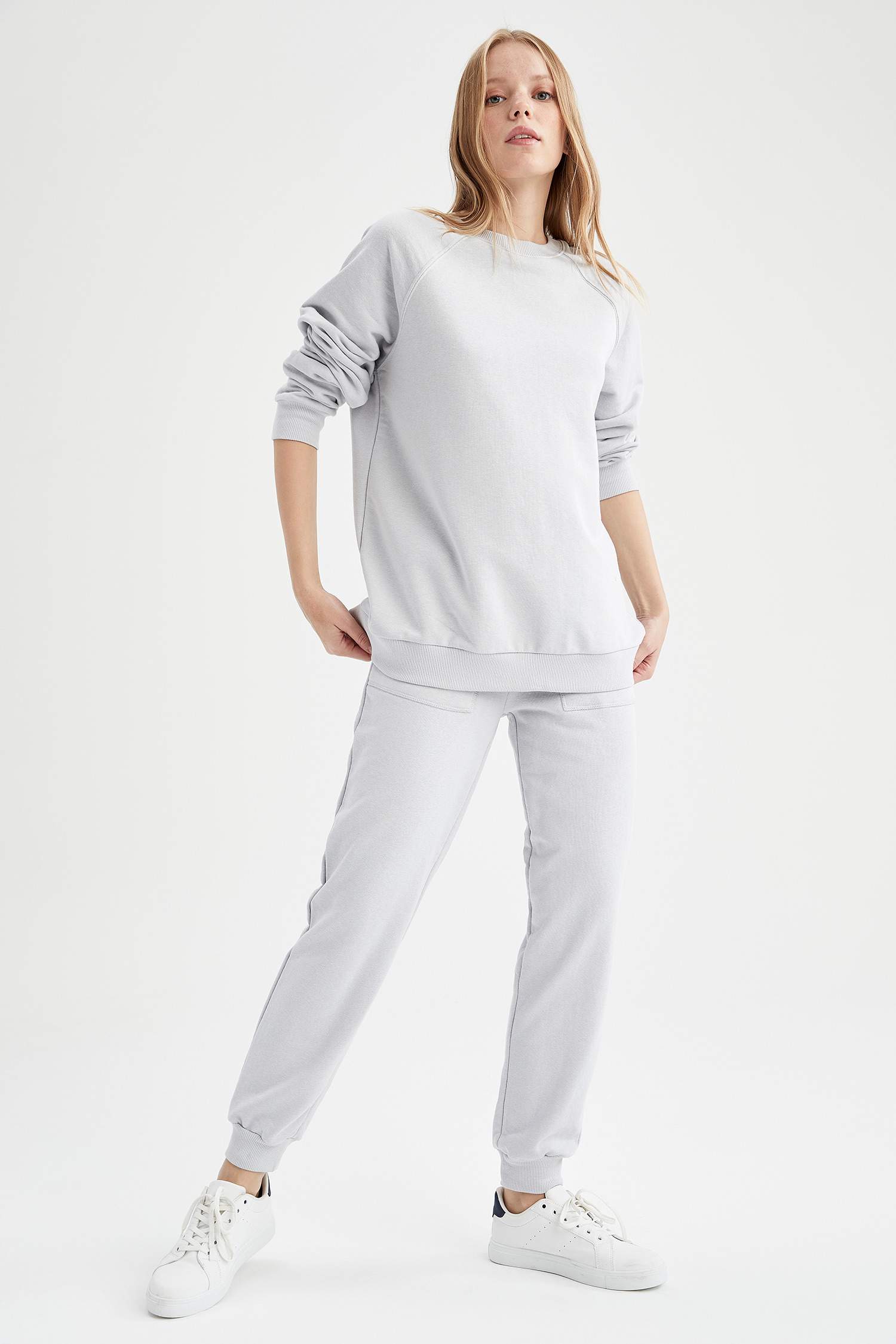 Basic Bisiklet Yaka Oversize Fit Sweatshirt