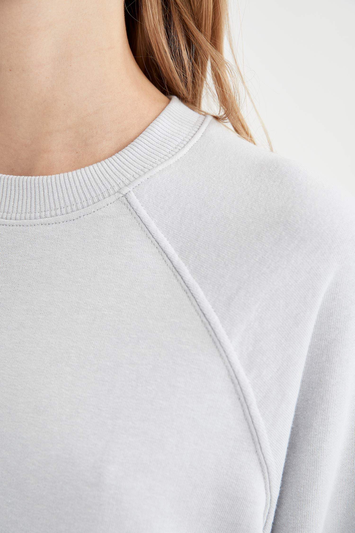 Basic Bisiklet Yaka Oversize Fit Sweatshirt