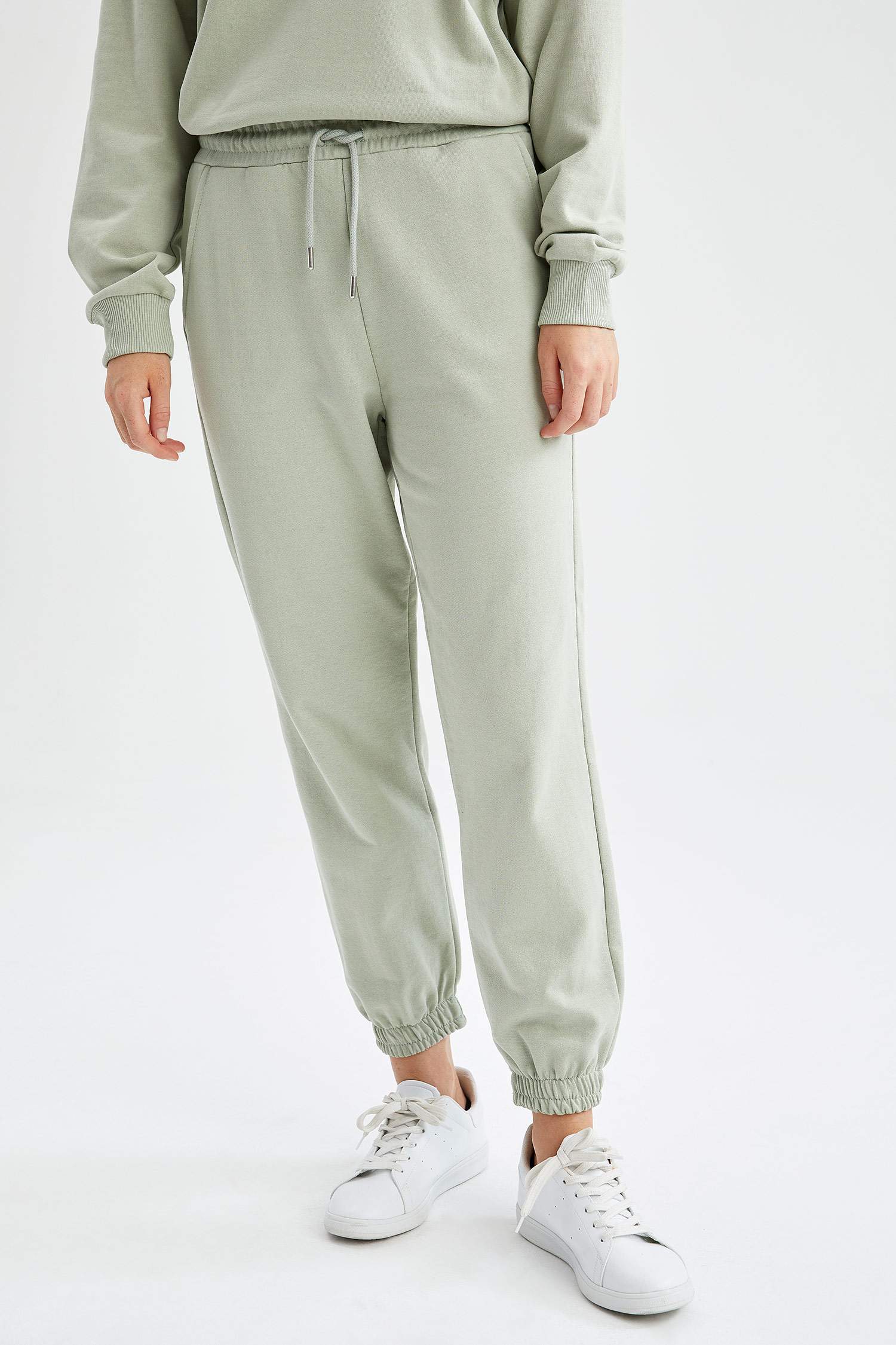 Beli Bağcıklı Relax Fit İçi Yumuşak Tüylü Jogger Eşofman Altı