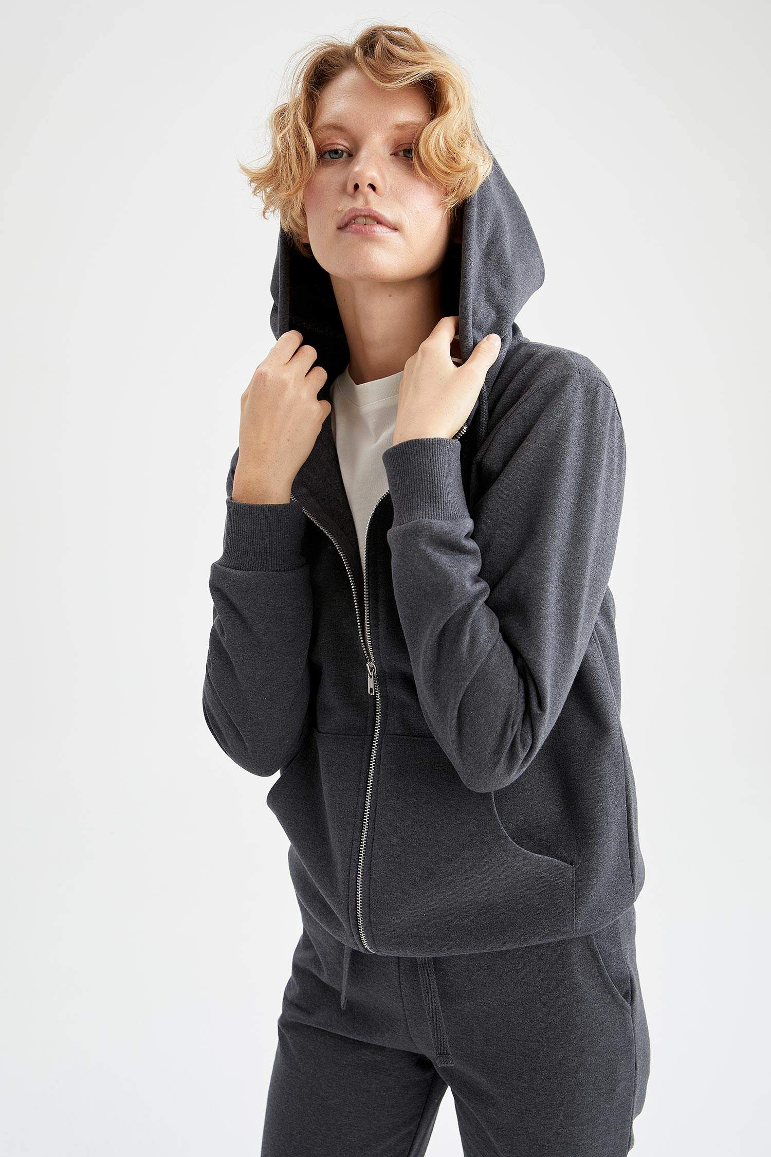 Regular Fit Basic Kapüşonlu Kanguru Cepli İçi Yumuşak Tüylü Sweat Hırka