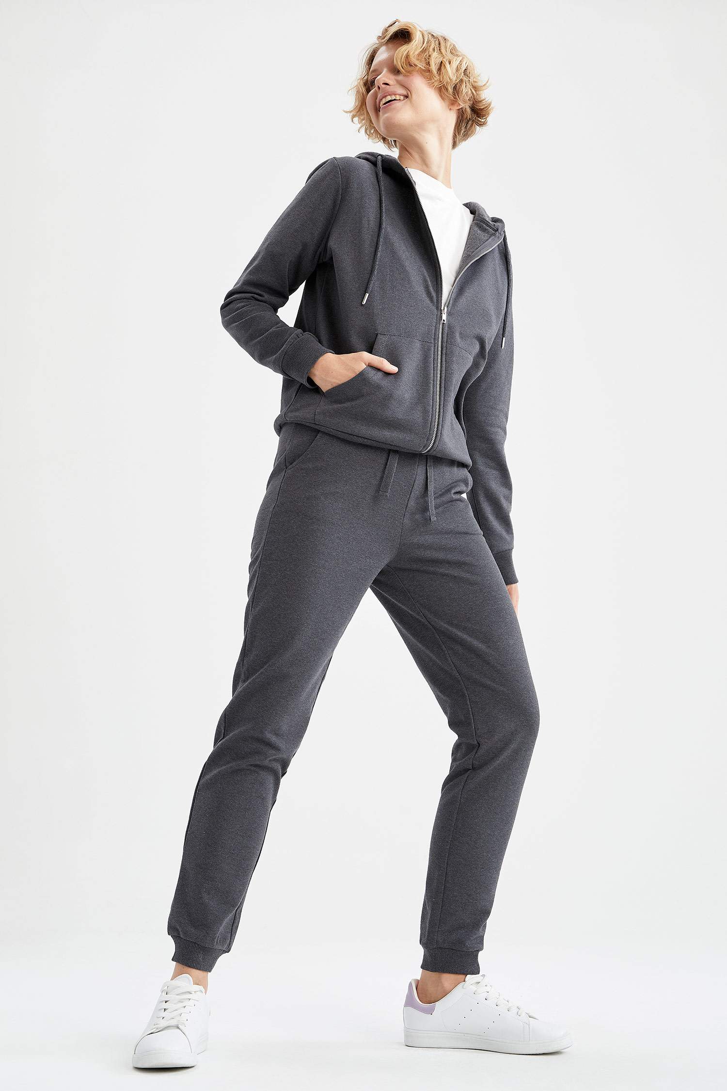 Regular Fit Basic Kapüşonlu Kanguru Cepli İçi Yumuşak Tüylü Sweat Hırka