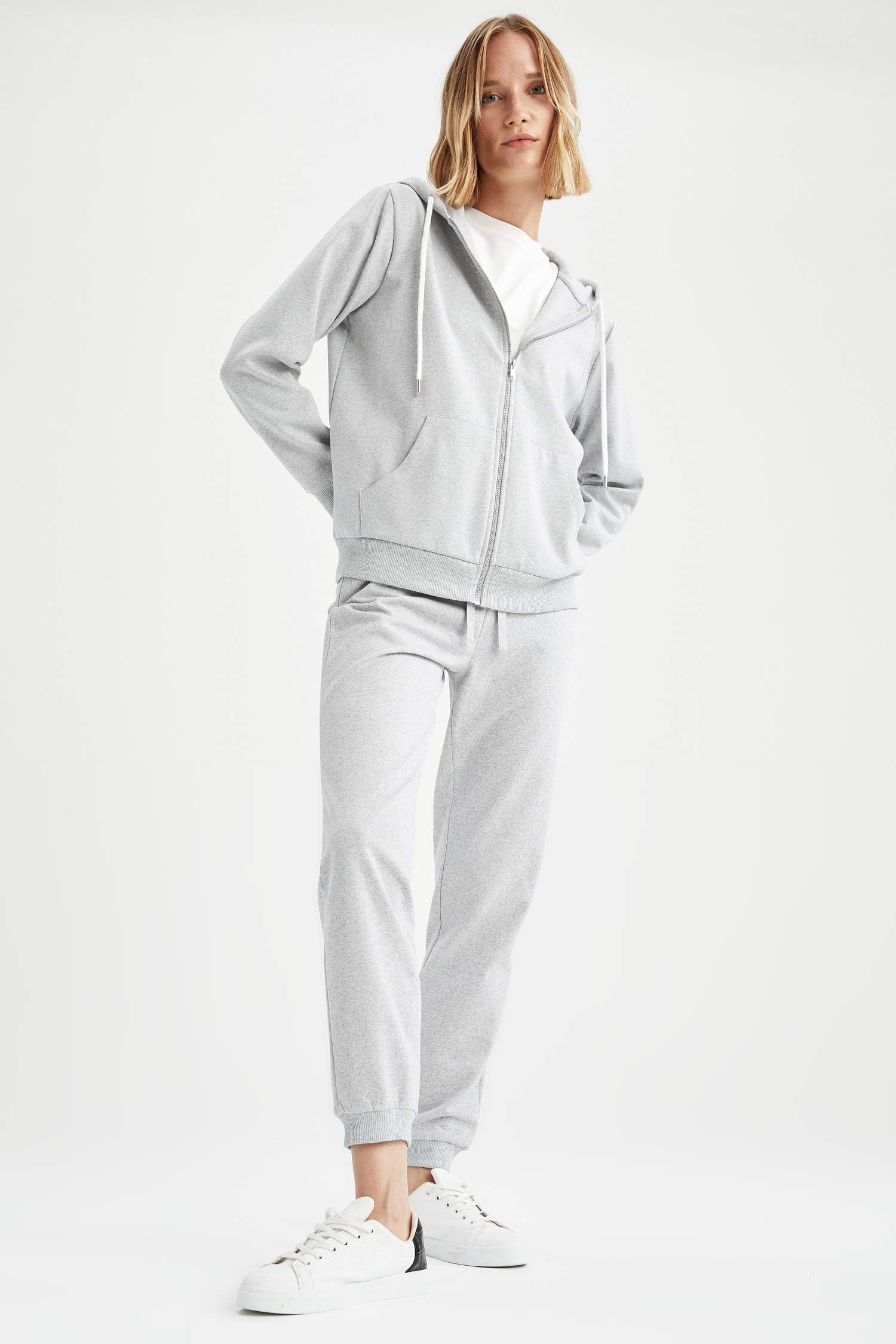 Regular Fit Basic Kapüşonlu Kanguru Cepli İçi Yumuşak Tüylü Sweat Hırka