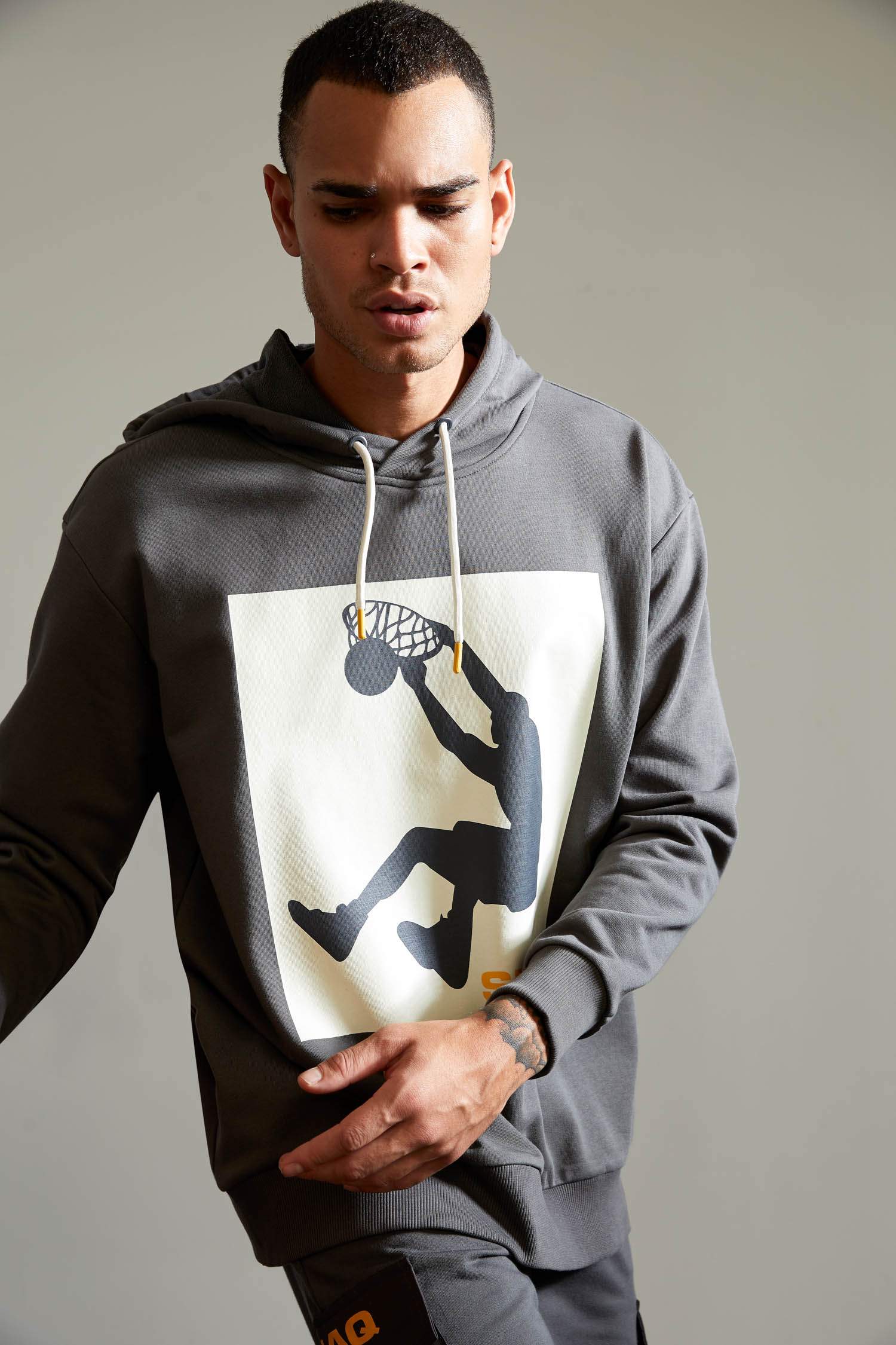 Shaquille O'Neal Lisanslı Oversize Fit Kapüşonlu Sırt Baskılı Sweatshirt