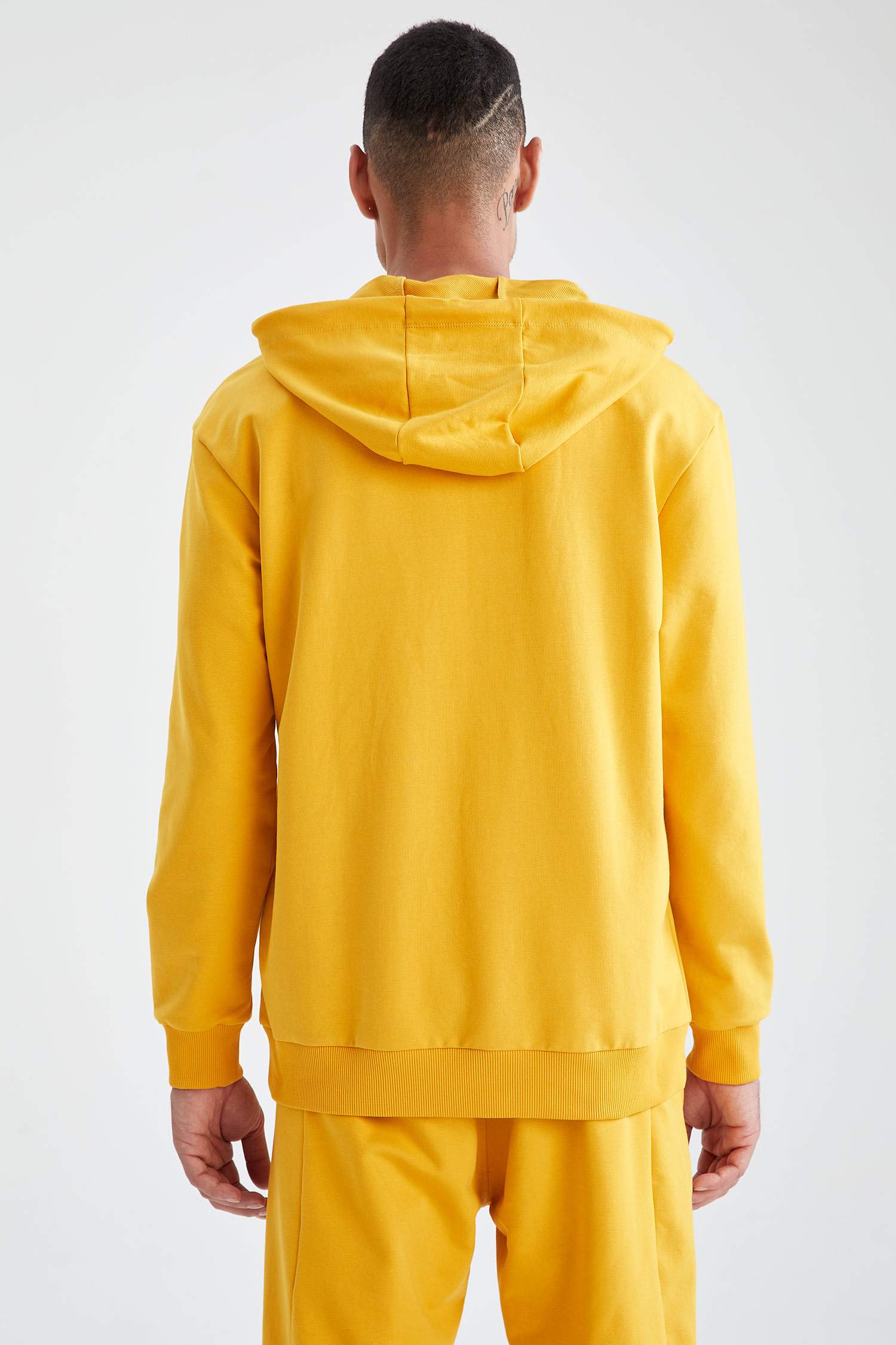 Shaquille O'Neal Lisanslı Standart Fit Kapüşonlu Uzun Kollu Sweatshirt