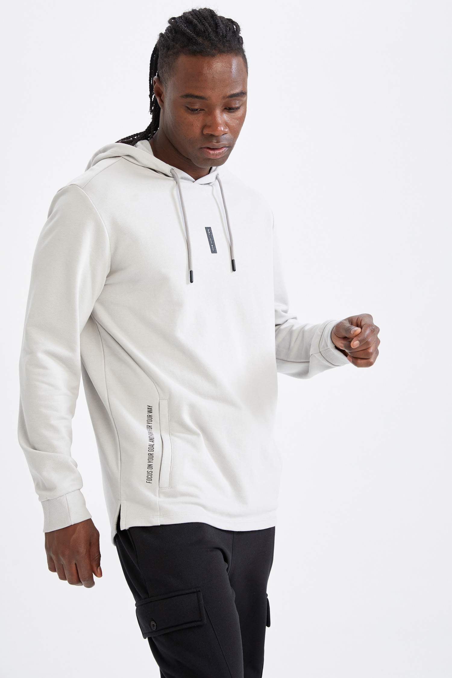 Standart Fit Kapüşonlu Cepli Pamuklu Sweatshirt