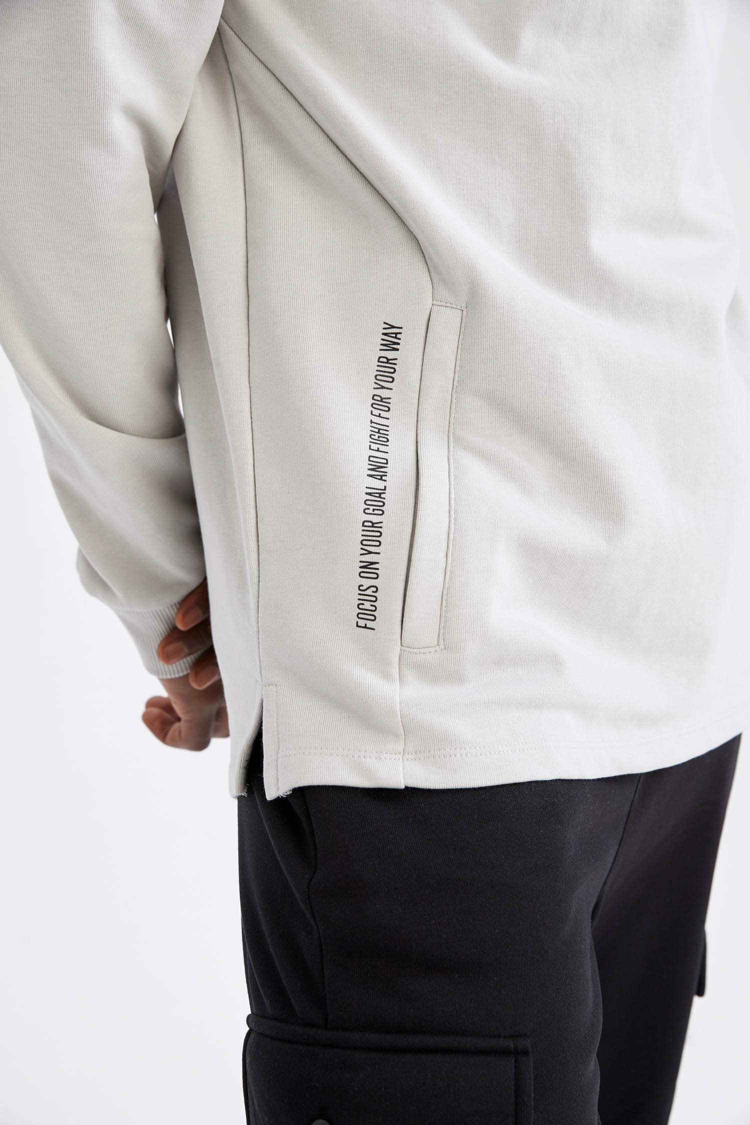 Standart Fit Kapüşonlu Cepli Pamuklu Sweatshirt