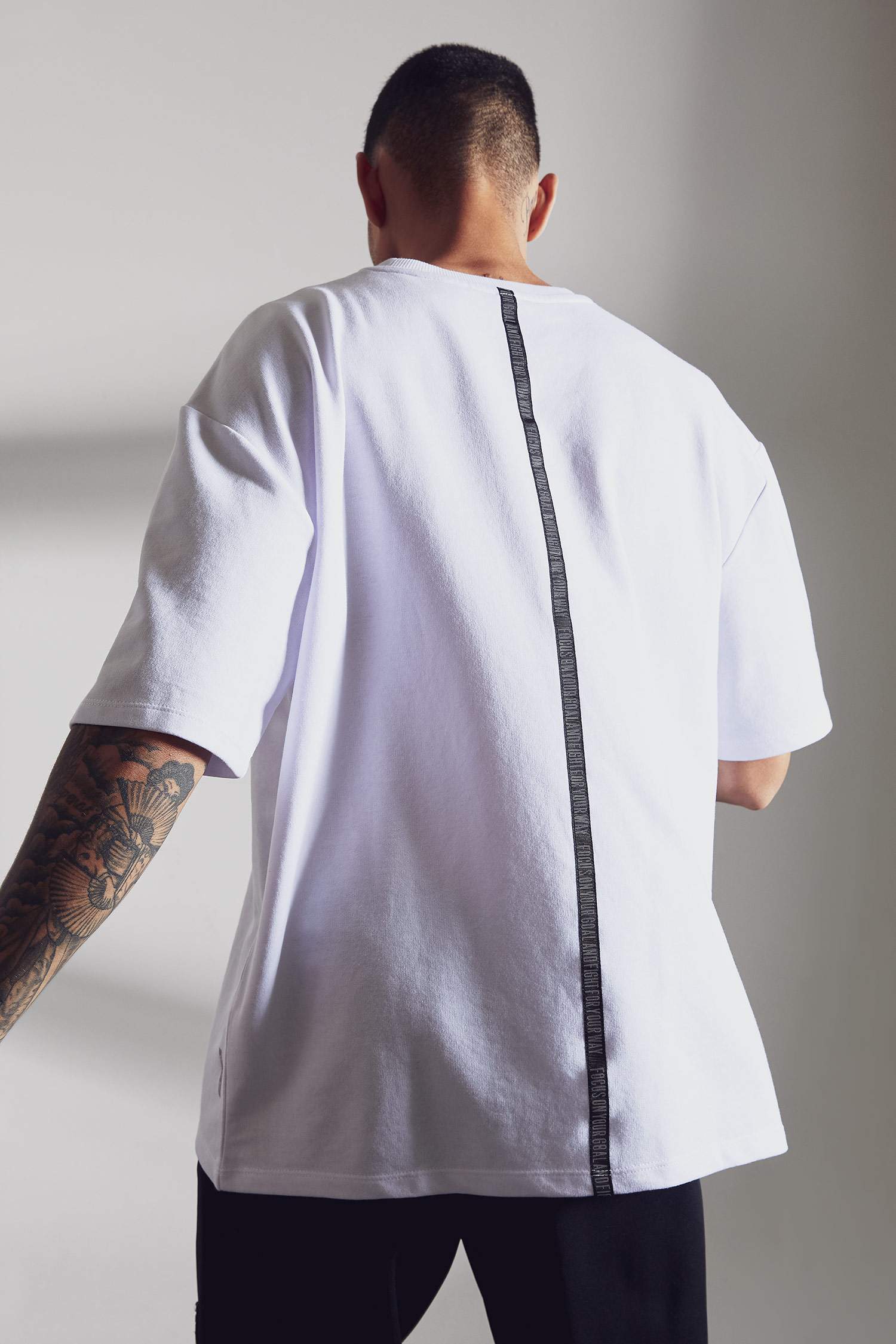 Oversize Fit Bisiklet Yaka Sırt Baskılı Kısa Kollu Pamuklu Sweatshirt