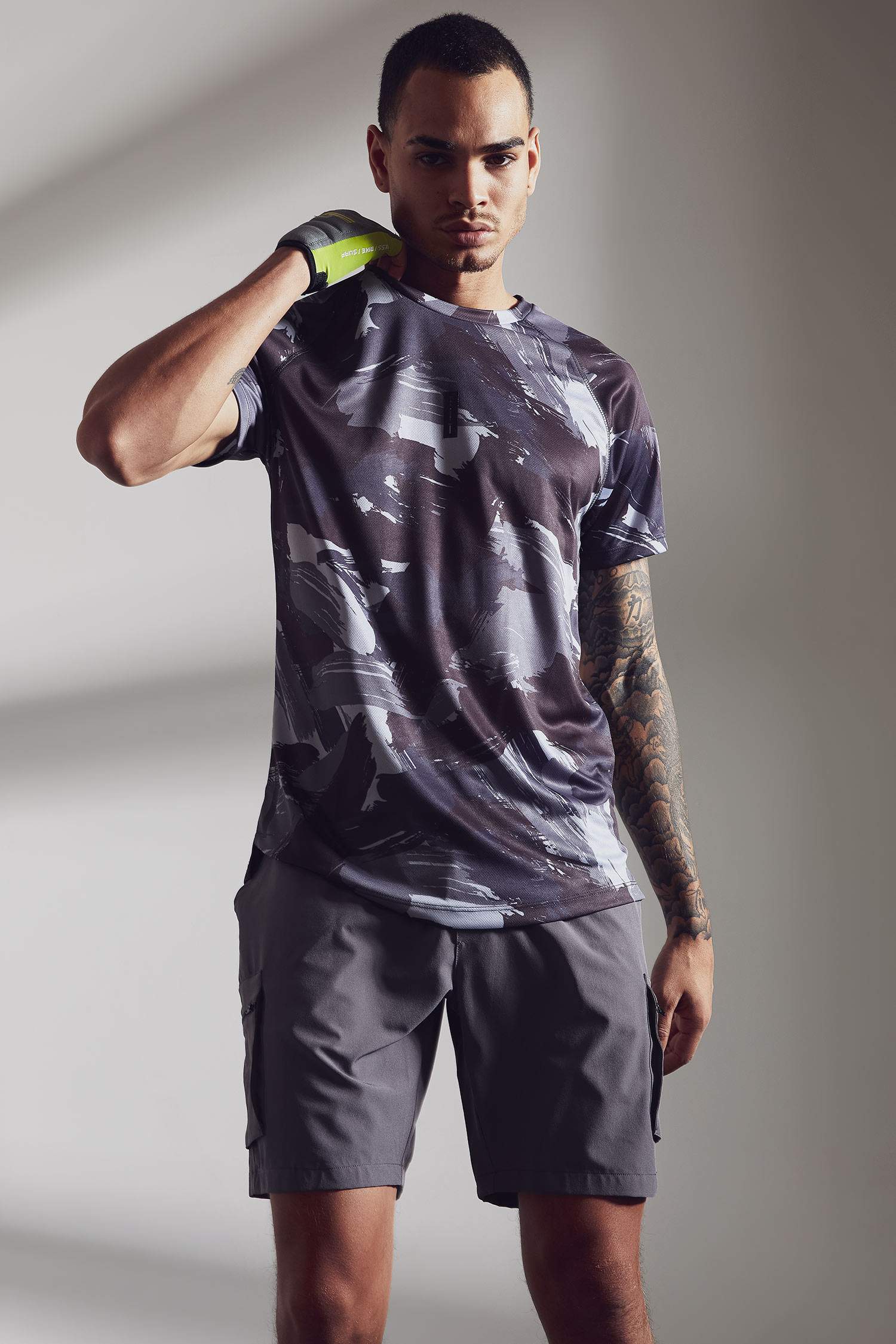 Slim Fit Bisiklet Yaka Desenli Teknik Kumaşlı Spor Tişört