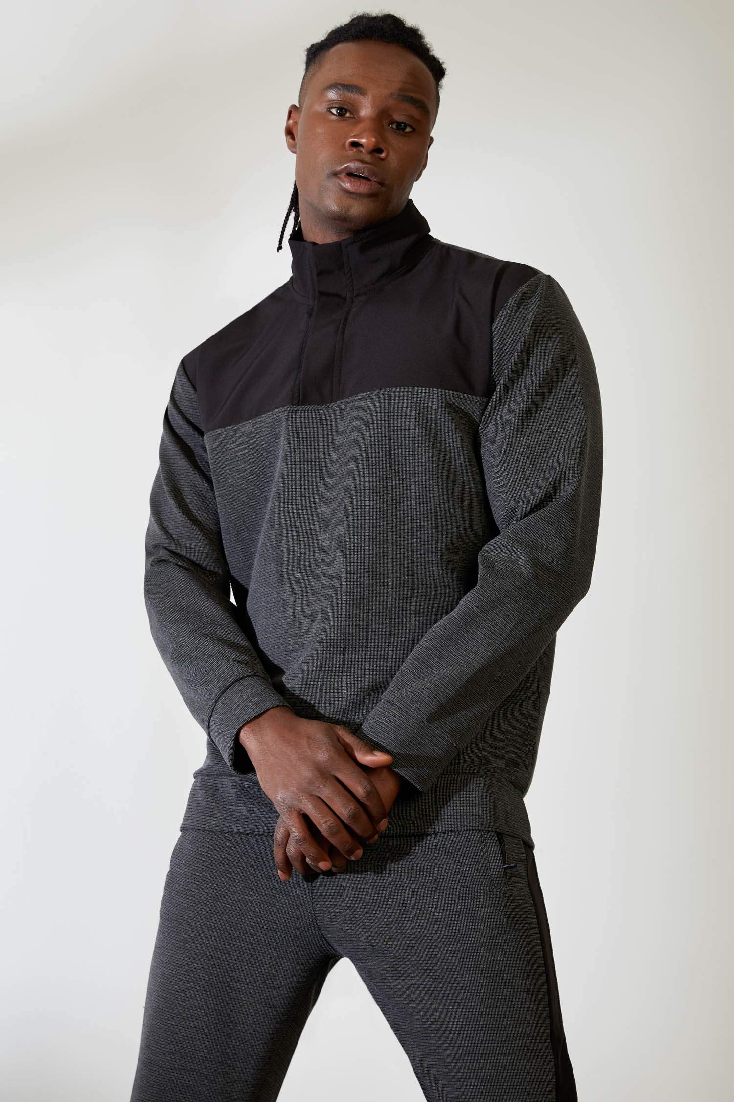 Standart Fit Dik Yaka Uzun Kollu Spor Sweatshirt