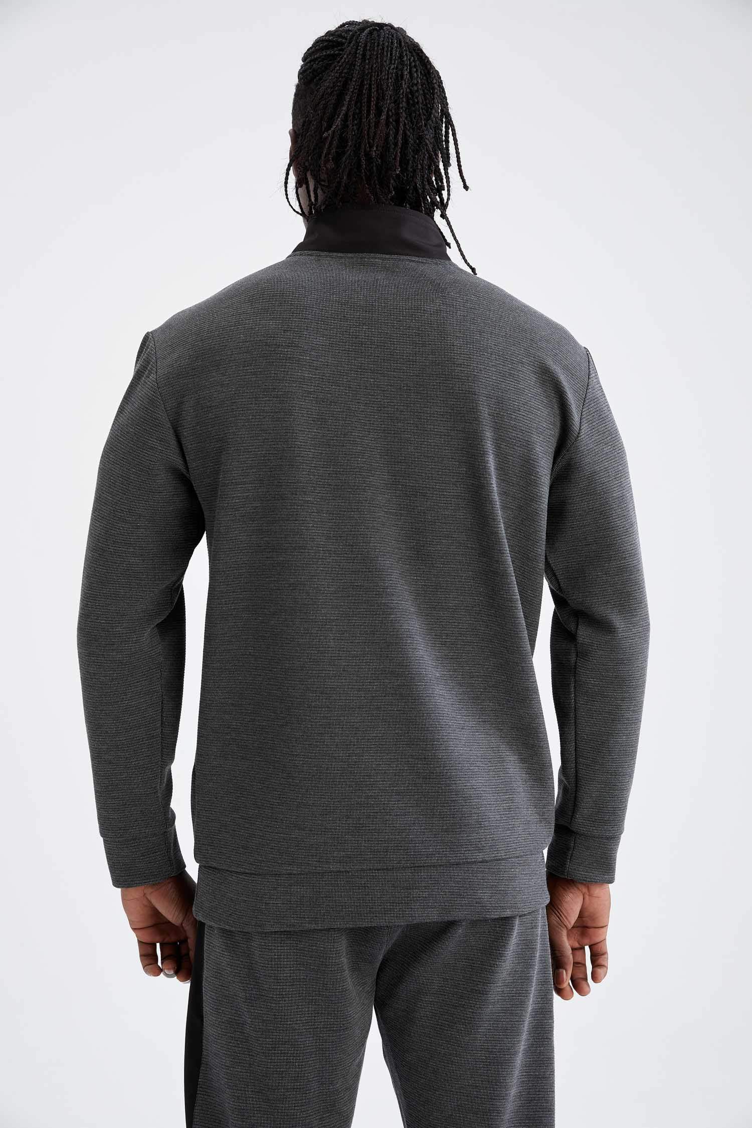 Standart Fit Dik Yaka Uzun Kollu Spor Sweatshirt