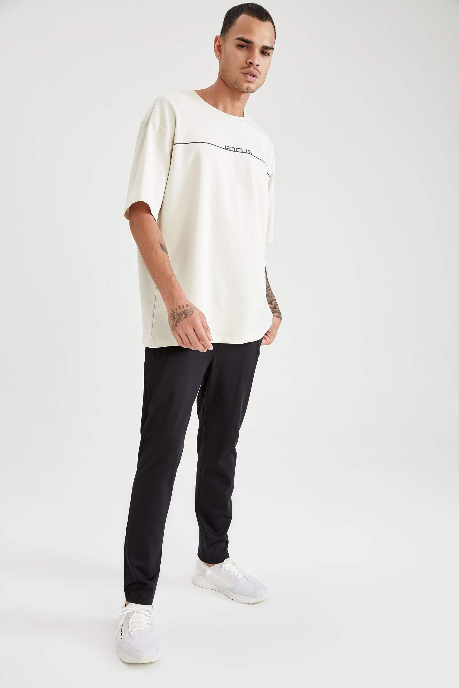 Oversize Fit Bisiklet Yaka Baskılı Kısa Kollu Tişört