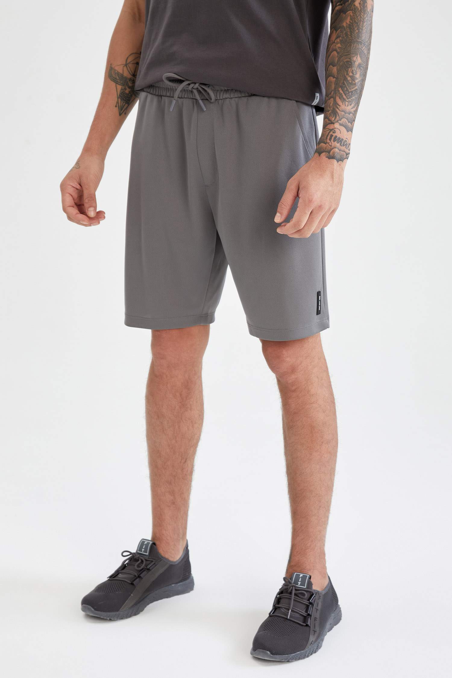Slim Fit Beli Bağcıklı Spor Şort