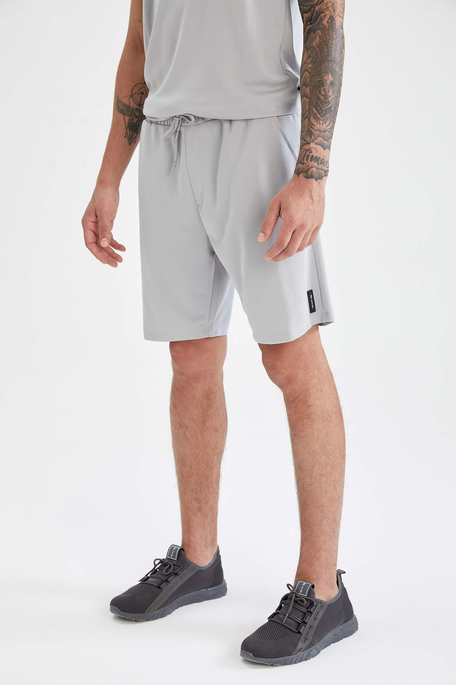 Slim Fit Beli Bağcıklı Spor Şort