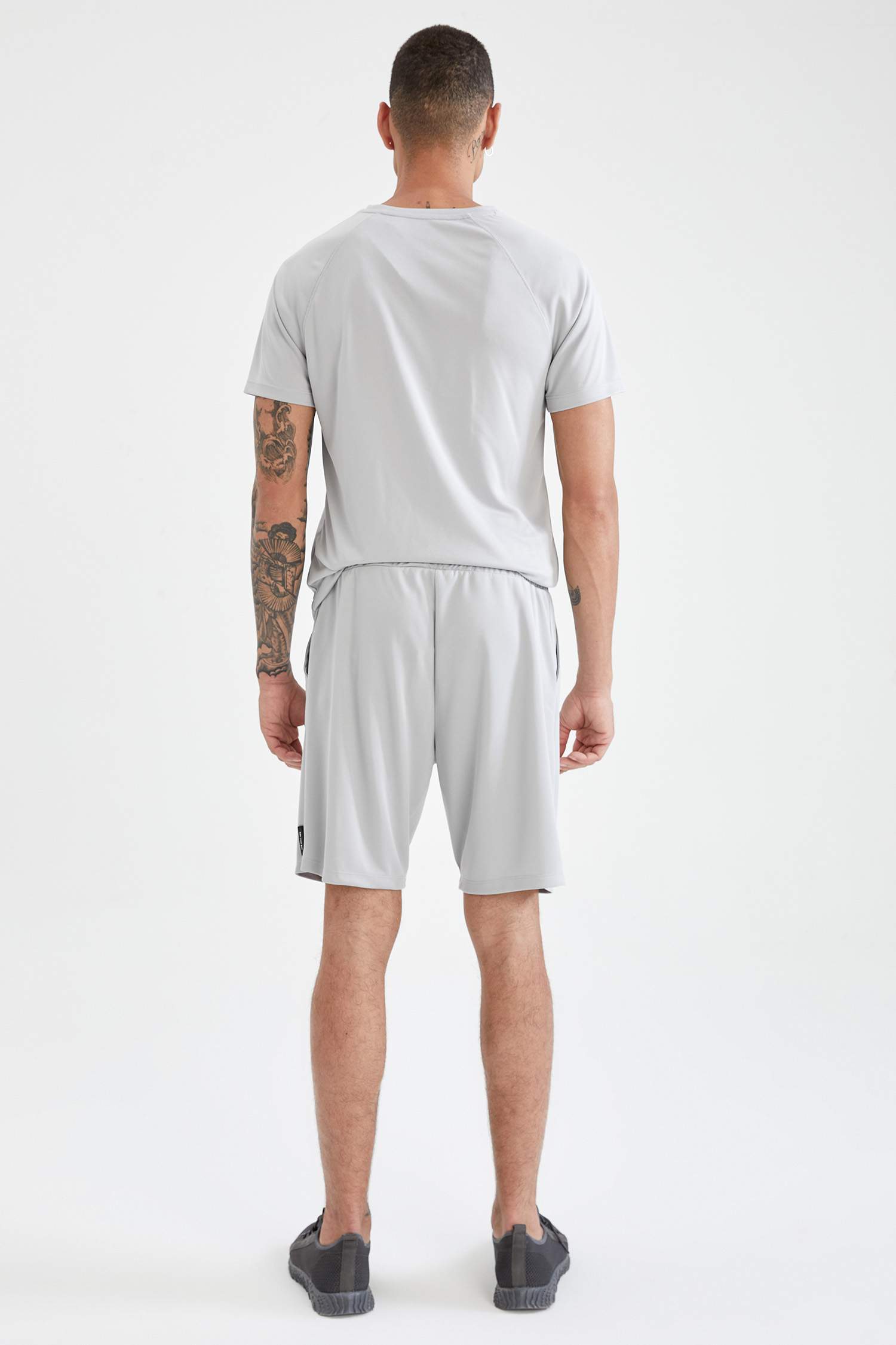 Slim Fit Beli Bağcıklı Spor Şort