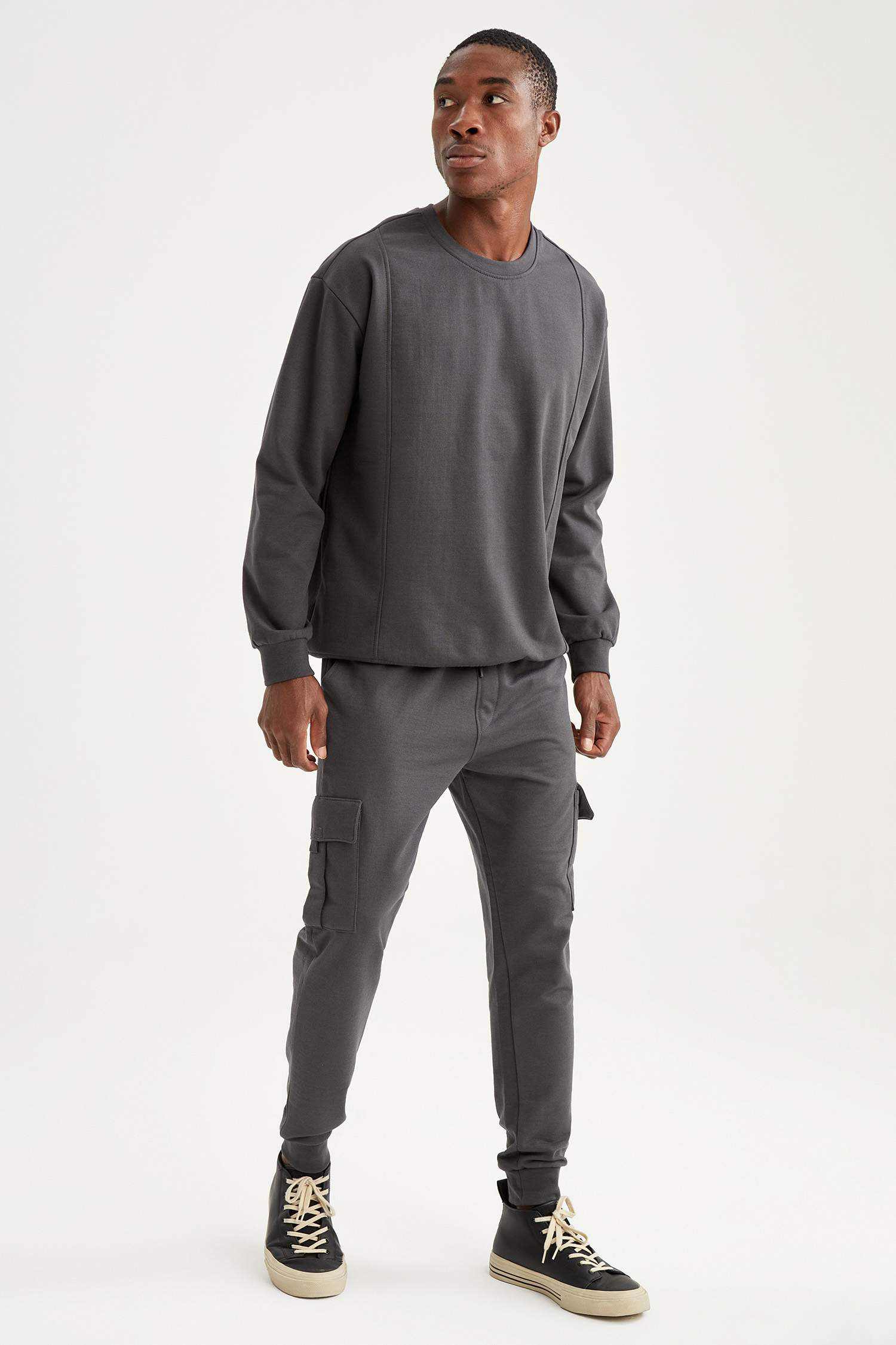Oversize Fit Bisiklet Yaka Basic Sweatshirt