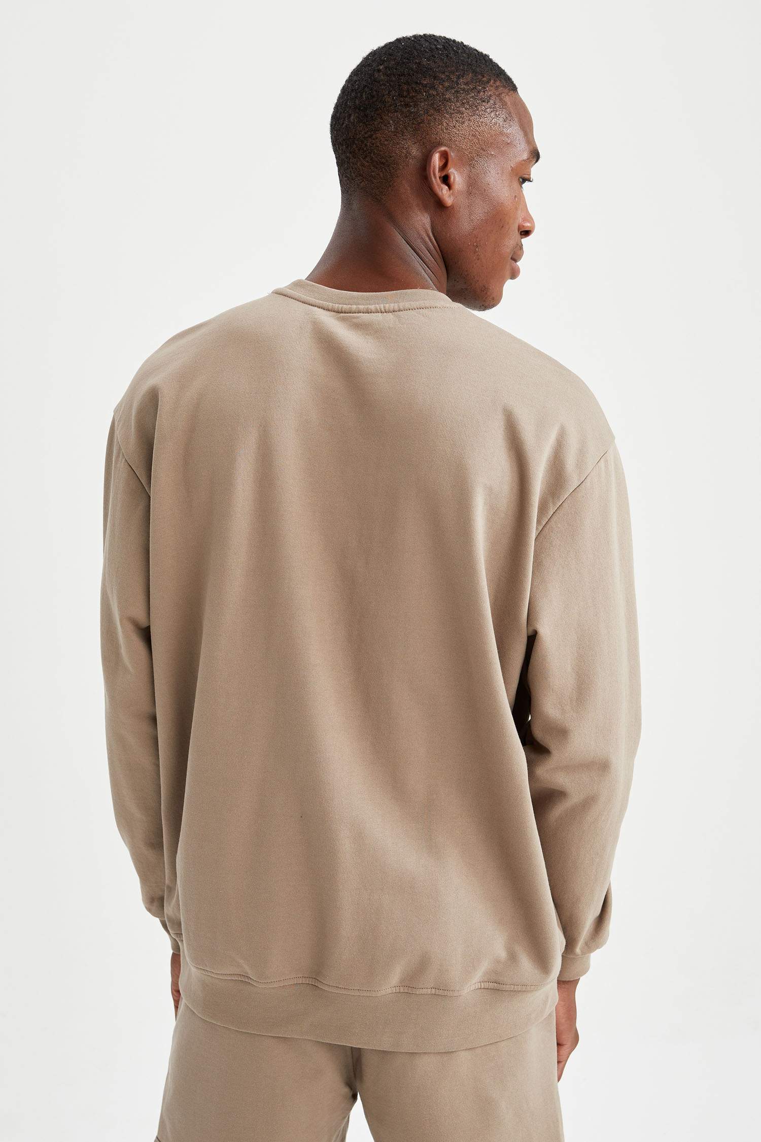 Oversize Fit Bisiklet Yaka Basic Sweatshirt