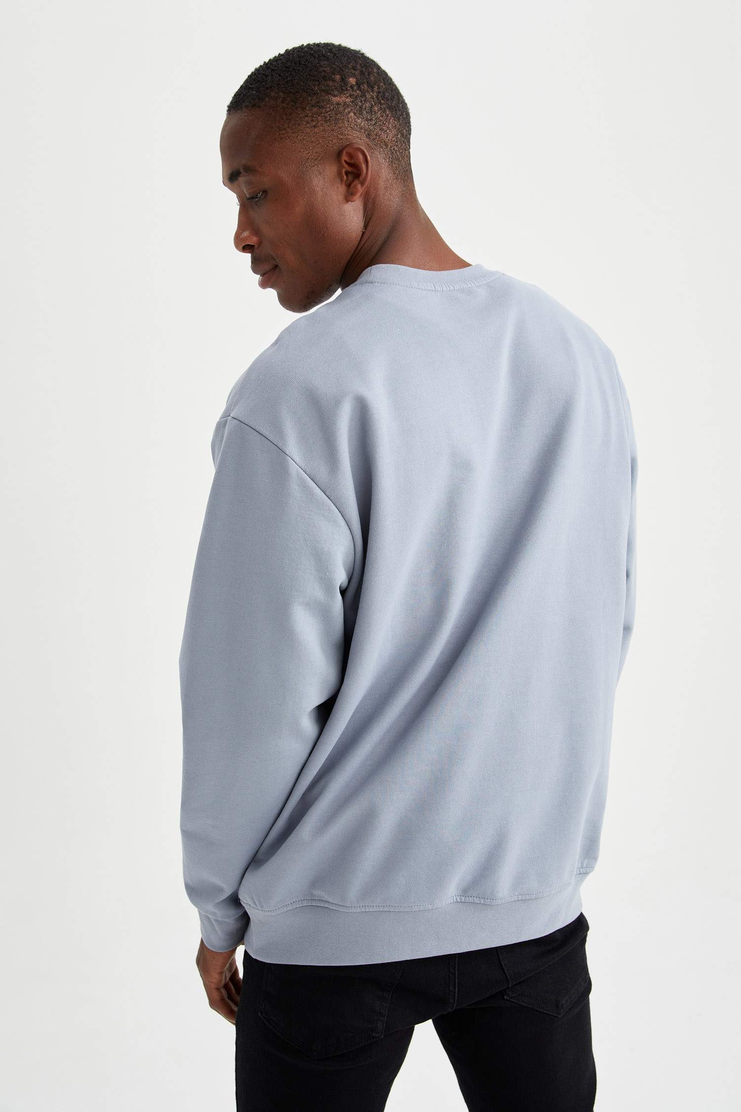 Oversize Fit Bisiklet Yaka Basic Sweatshirt