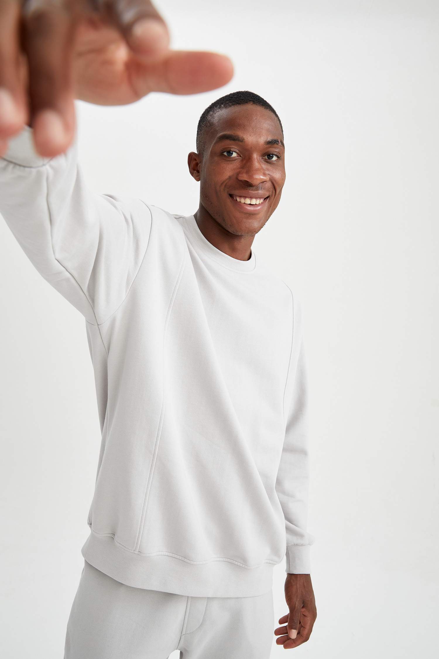 Oversize Fit Bisiklet Yaka Basic Sweatshirt