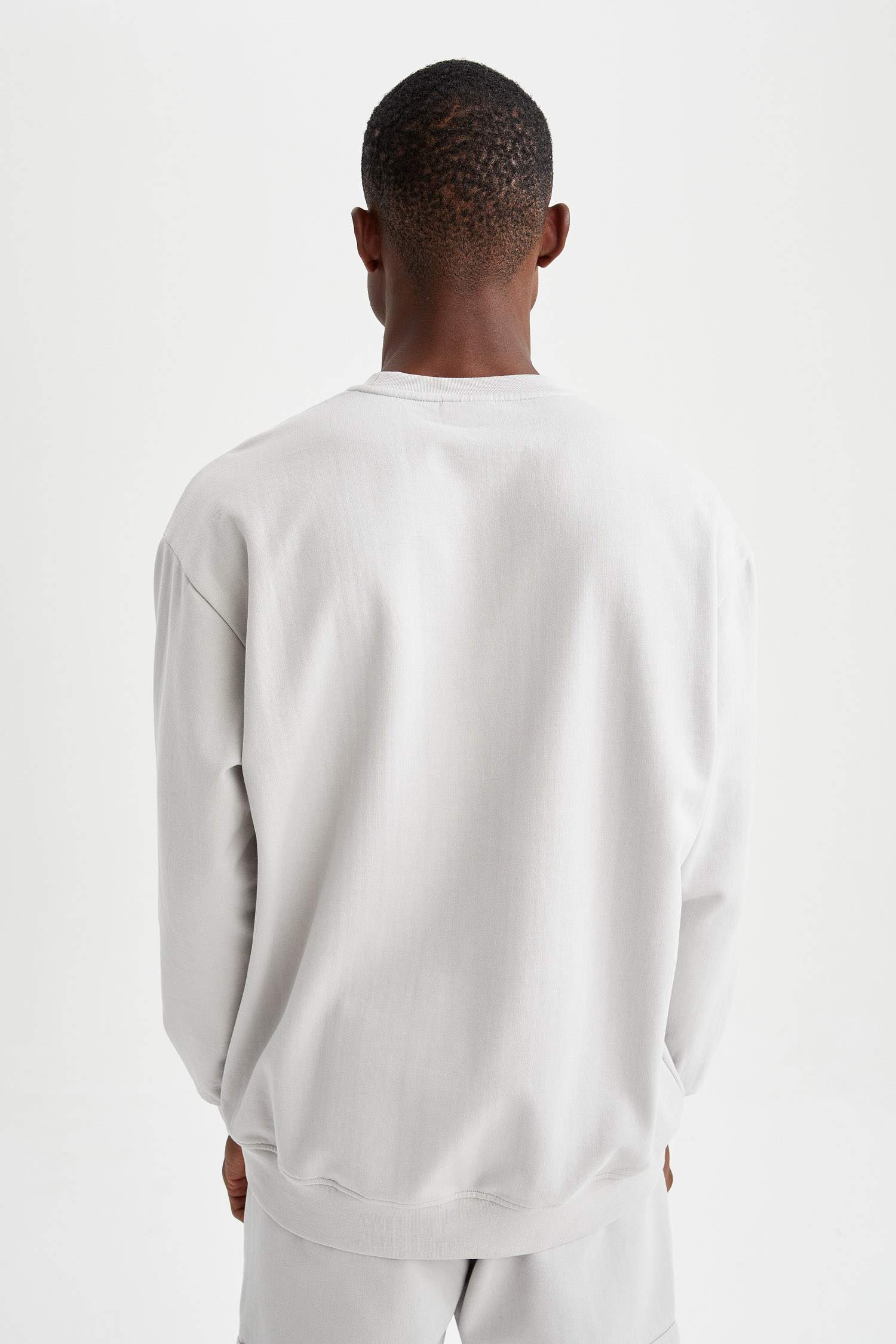 Oversize Fit Bisiklet Yaka Basic Sweatshirt