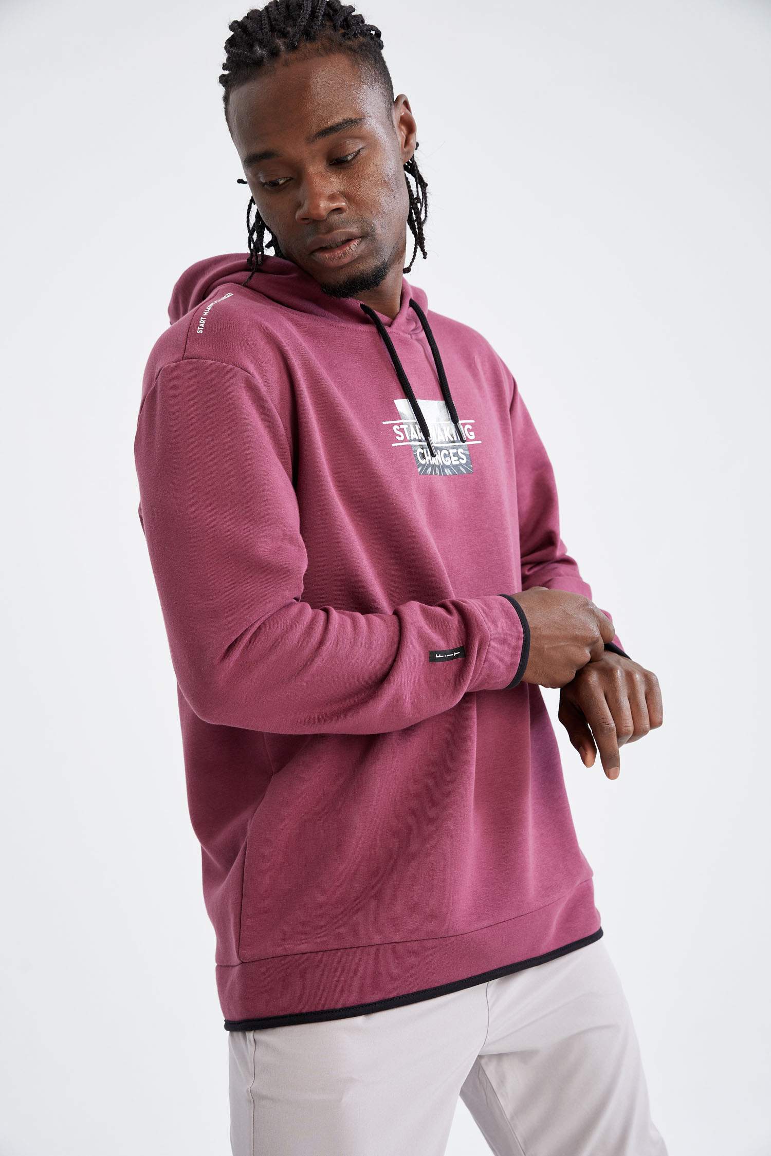 Regular Fit Kapüşonlu Slogan Baskılı Pamuklu Uzun Kollu Sweatshirt
