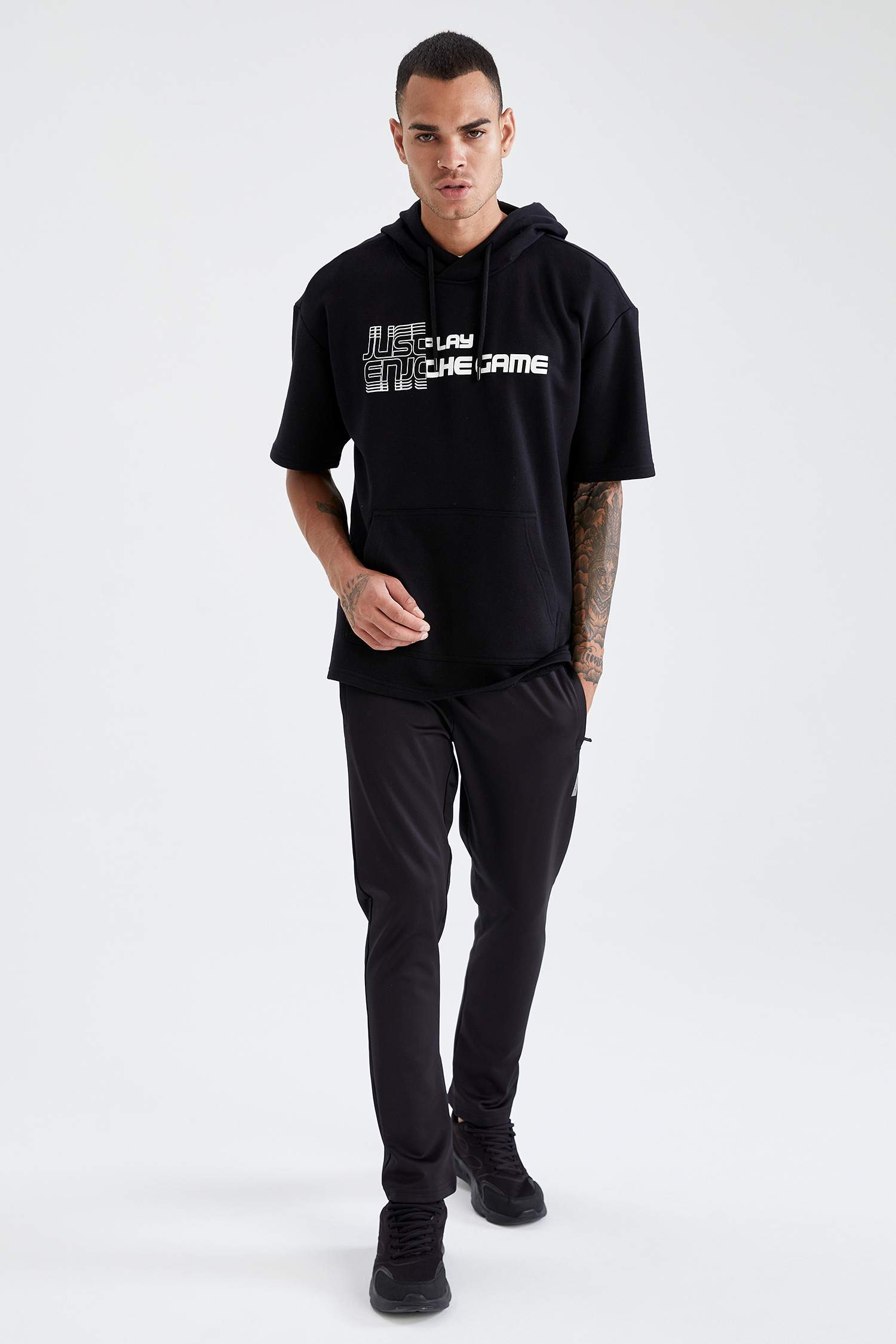 Oversize Fit Kapüşonlu Slogan Baskılı Kısa Kollu Sweatshirt