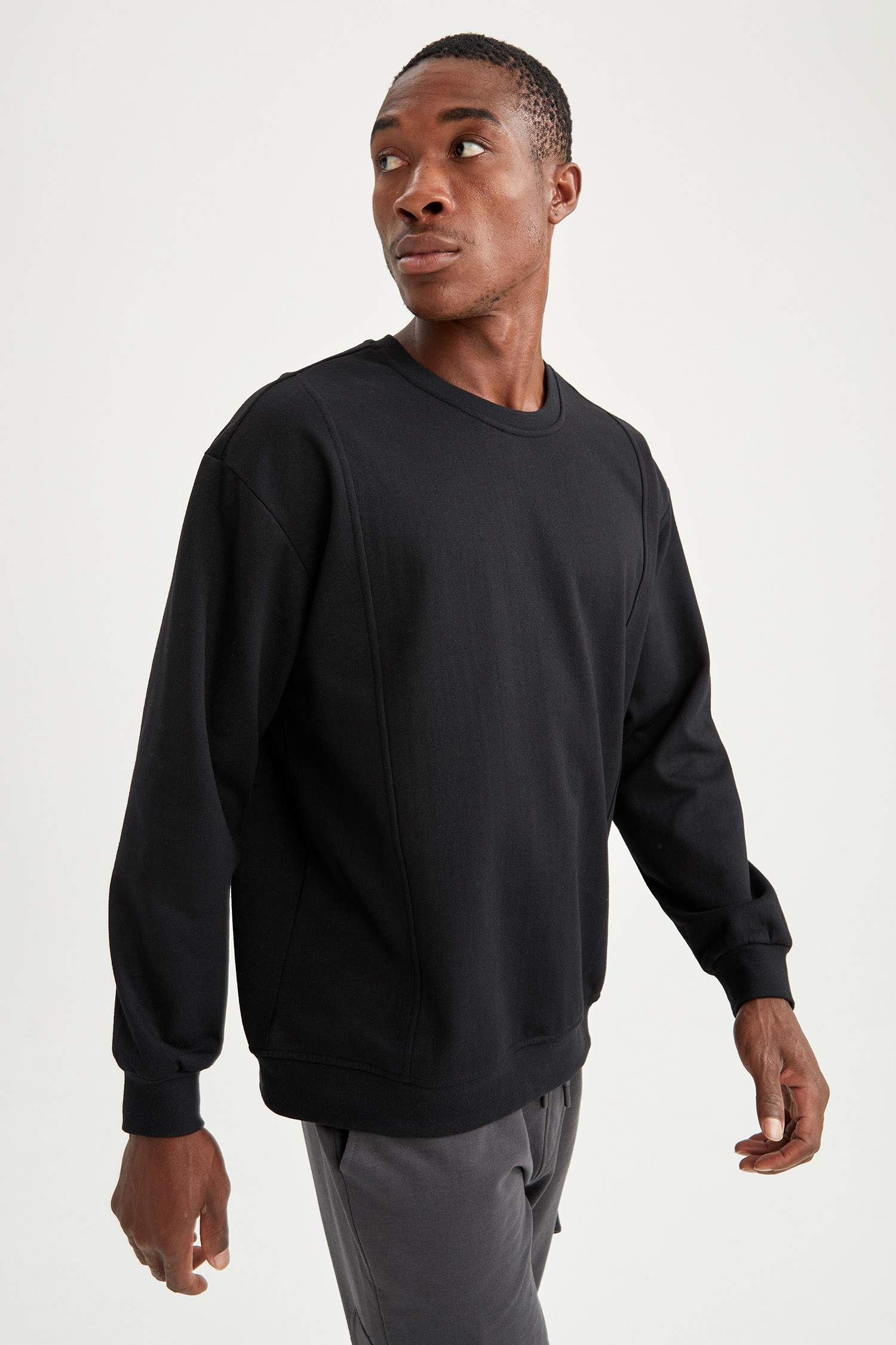 Oversize Fit Bisiklet Yaka Basic Sweatshirt