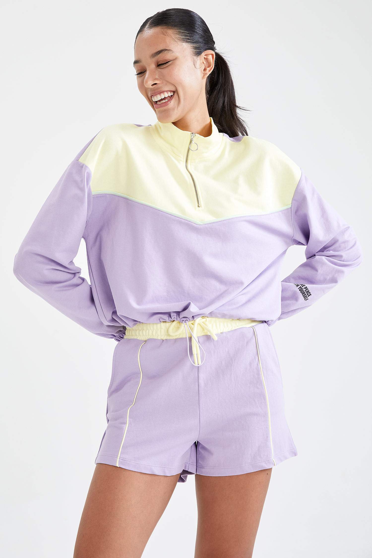 Renk Bloklu Yarım Fermuarlı Sweatshirt